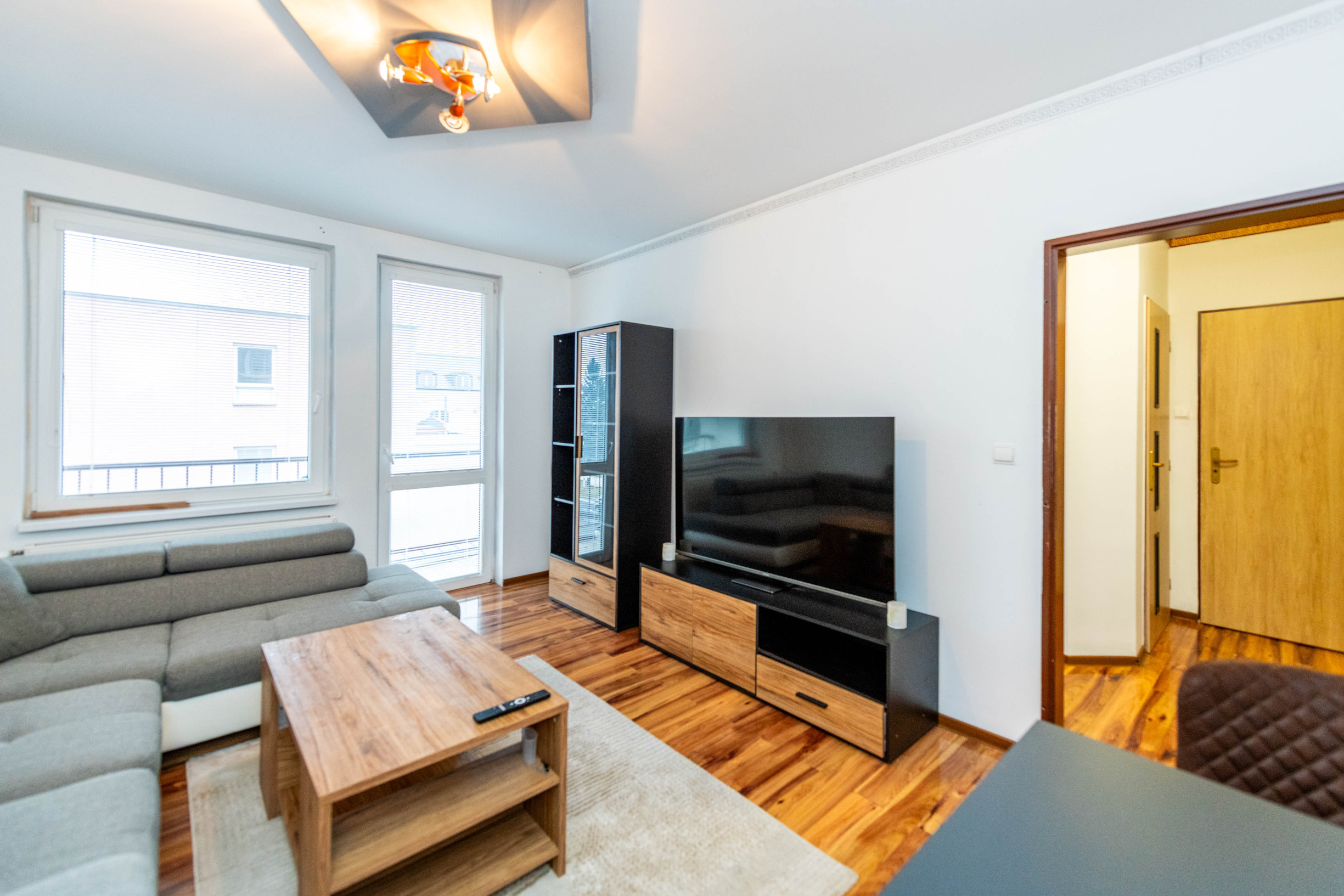 REZERVOVANÉ - 1-izbový byt po rekonštrukcii - Sečovce, Obchodná ulica, 31 m2!