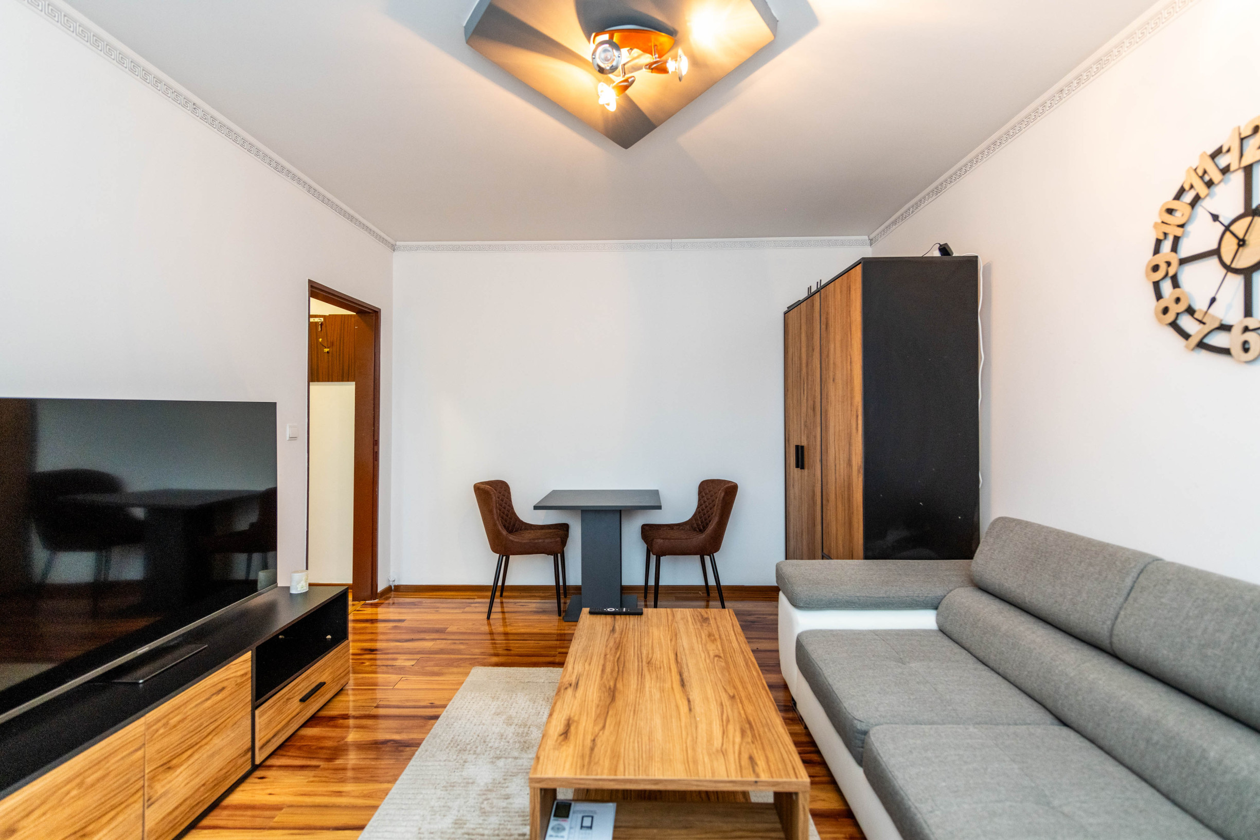 REZERVOVANÉ - 1-izbový byt po rekonštrukcii - Sečovce, Obchodná ulica, 31 m2!