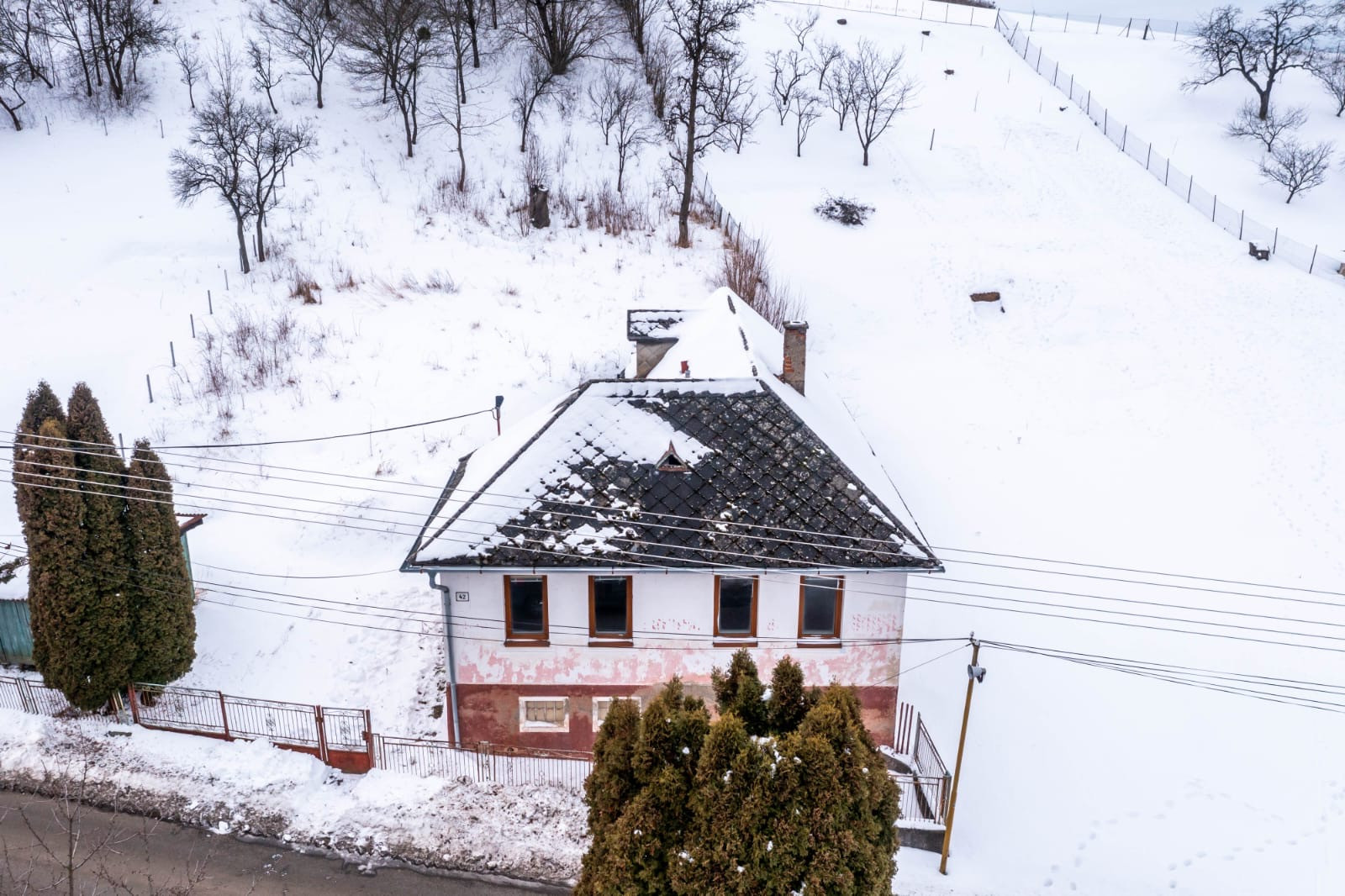 REZERVOVANÉ - Na predaj jednopodlažný rodinný dom v obci Porúbka