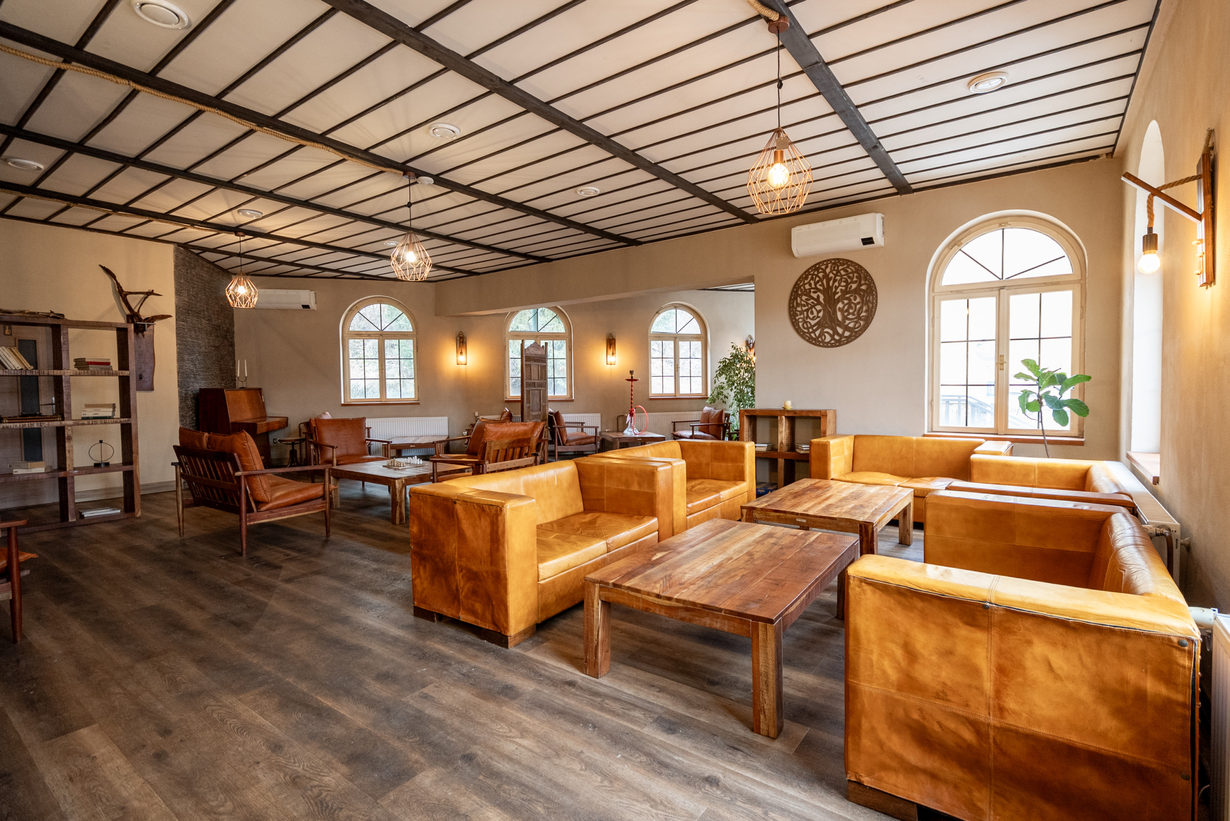 NA PREDAJ – Polyfunkčný objekt, Banská Štiavnica – Križovatka