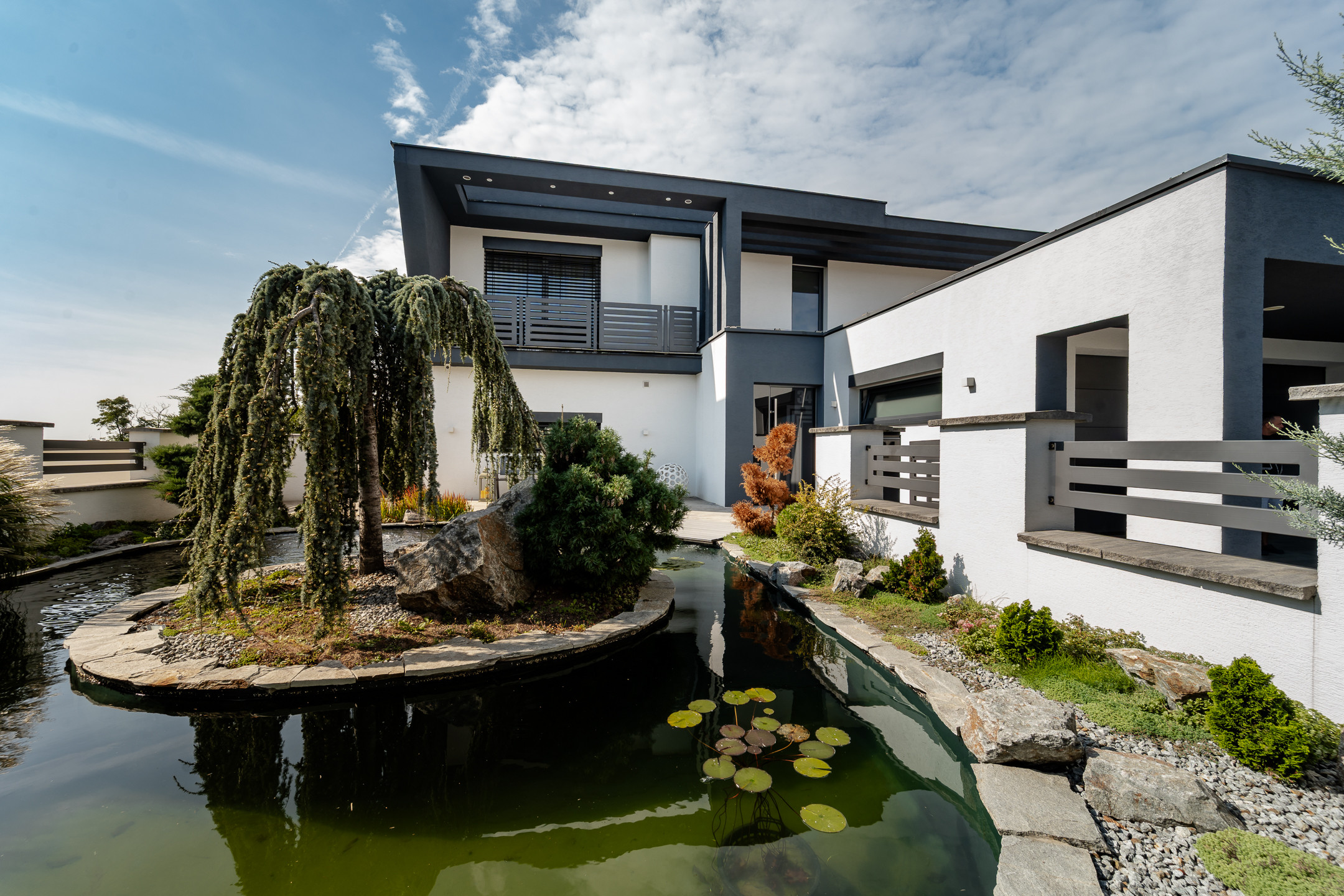 Exkluzívna novostavba rodinného domu, predaj, 650 m2 úžitková plocha, bazén, s kompletným zariadením, Polesná, Košice - Krásna, Na Hore