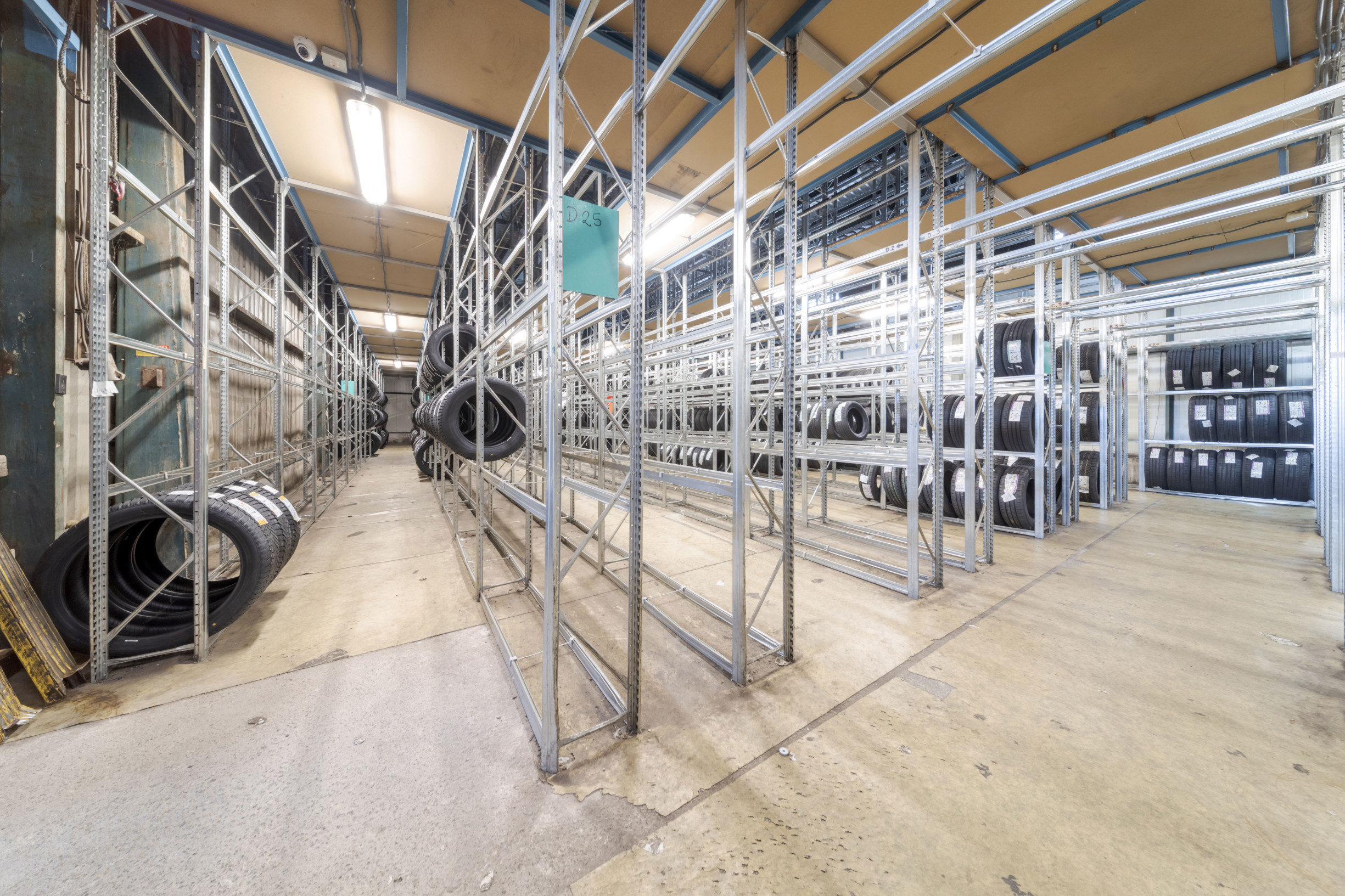 Sklad s variabilným rozdelením, prenájom, 730 m2, prístup pre nákladnú dopravu, Južná trieda, Košice