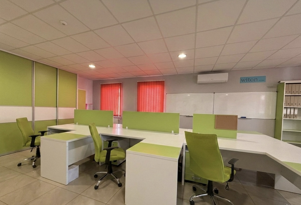 Ponúkane  na prenájom multifunkčný obchodno-administratívny priestor vo Vranove nad Topľou.