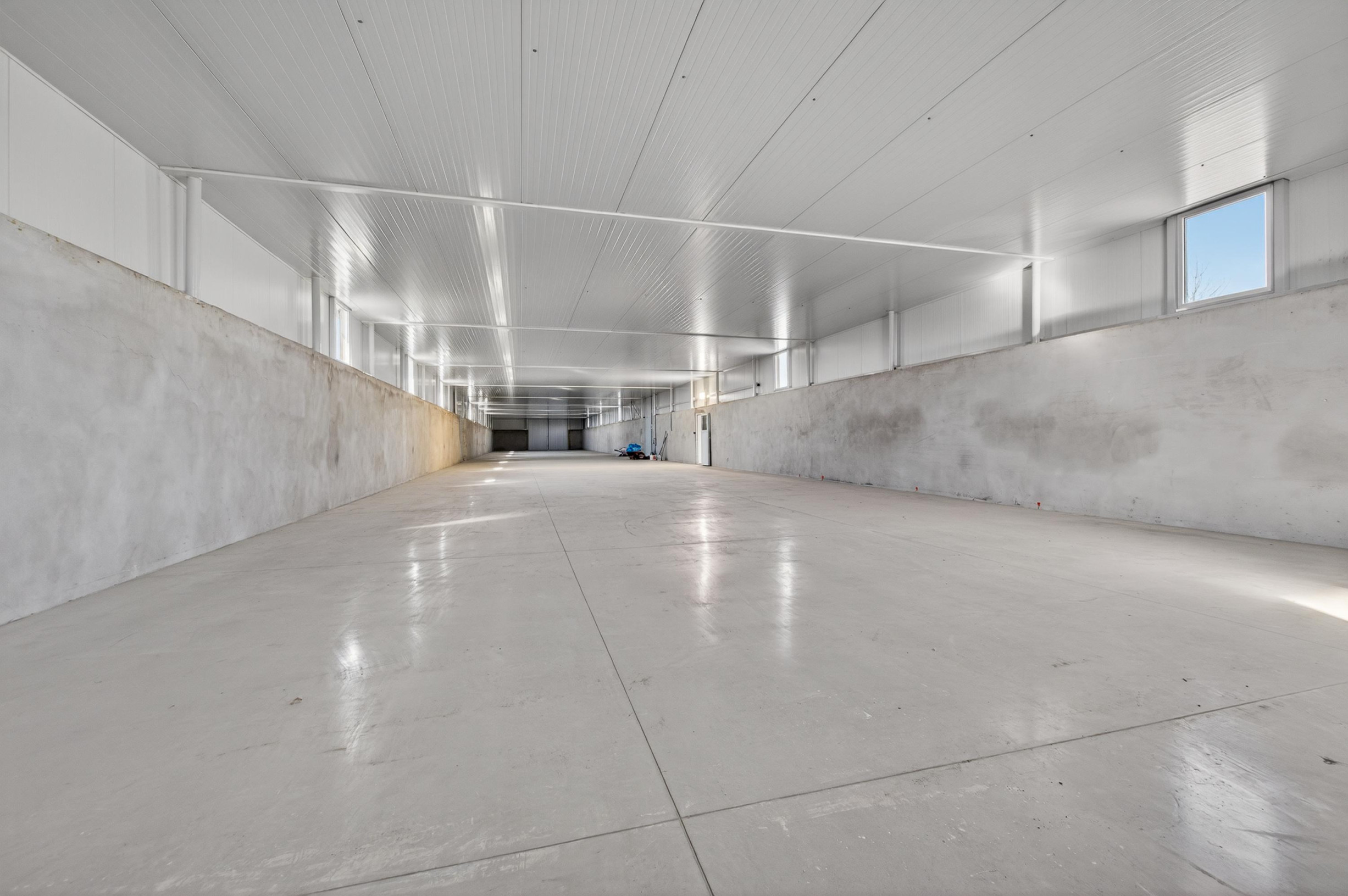 Na prenájom výrobno-skladová hala so zázemím, Vrbové