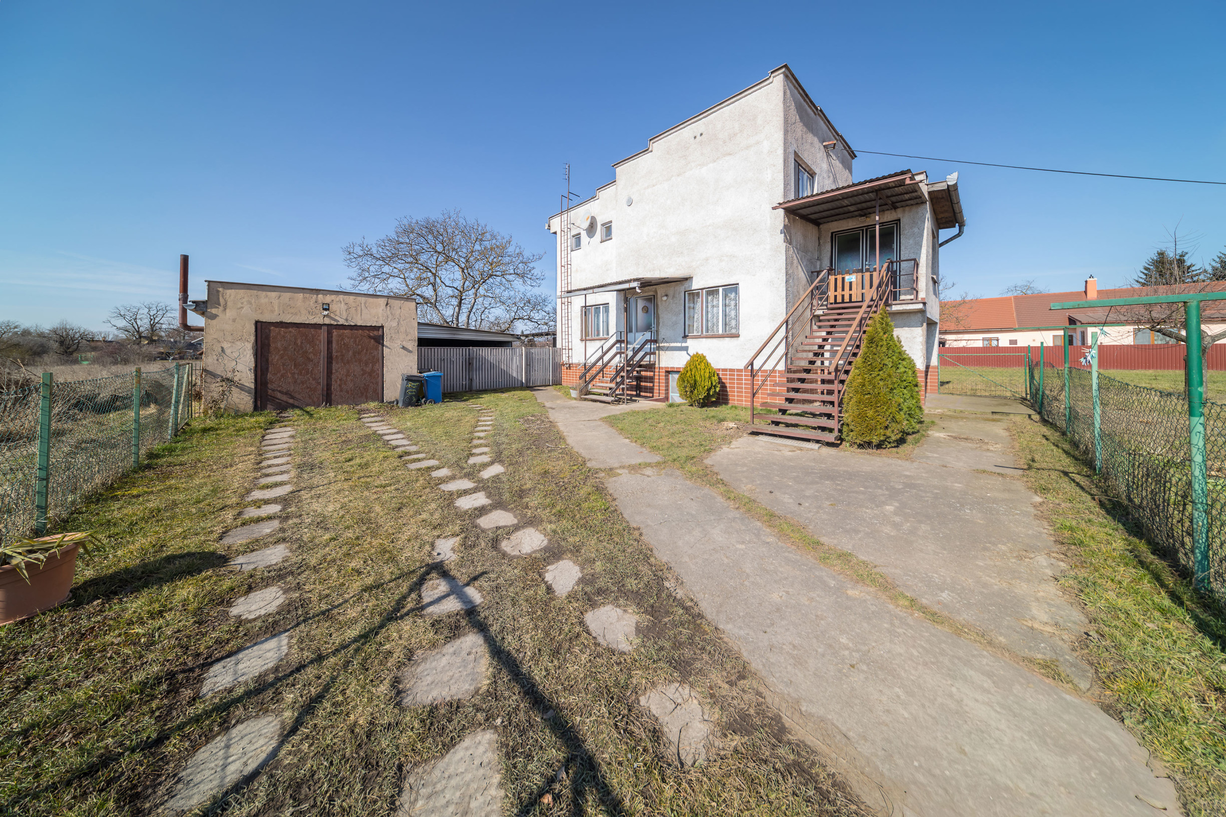 Dvojgeneračný RD  na predaj ● 5 izieb ● okrajová časť obce Veľká Ida