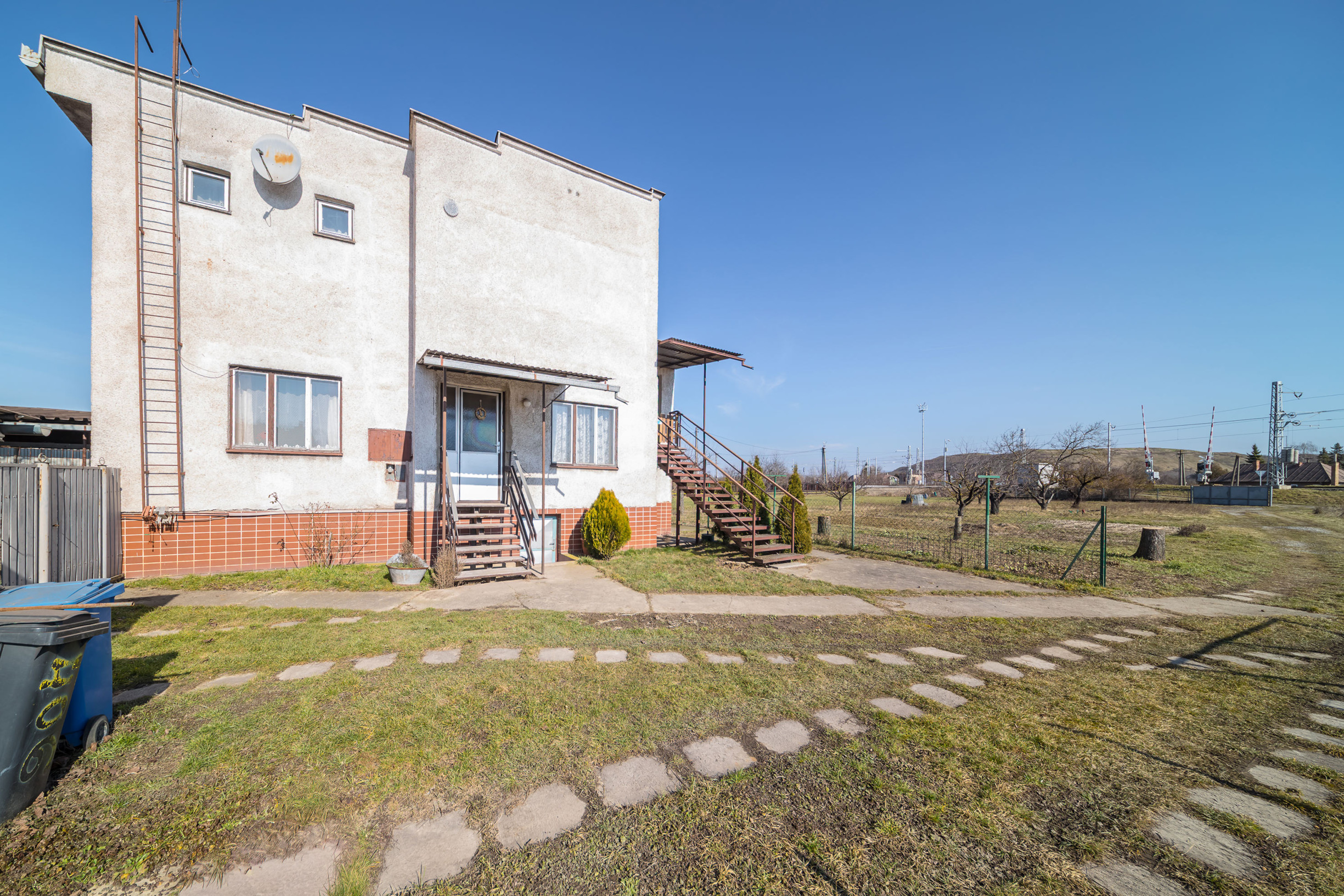 Dvojgeneračný RD  na predaj ● 5 izieb ● okrajová časť obce Veľká Ida