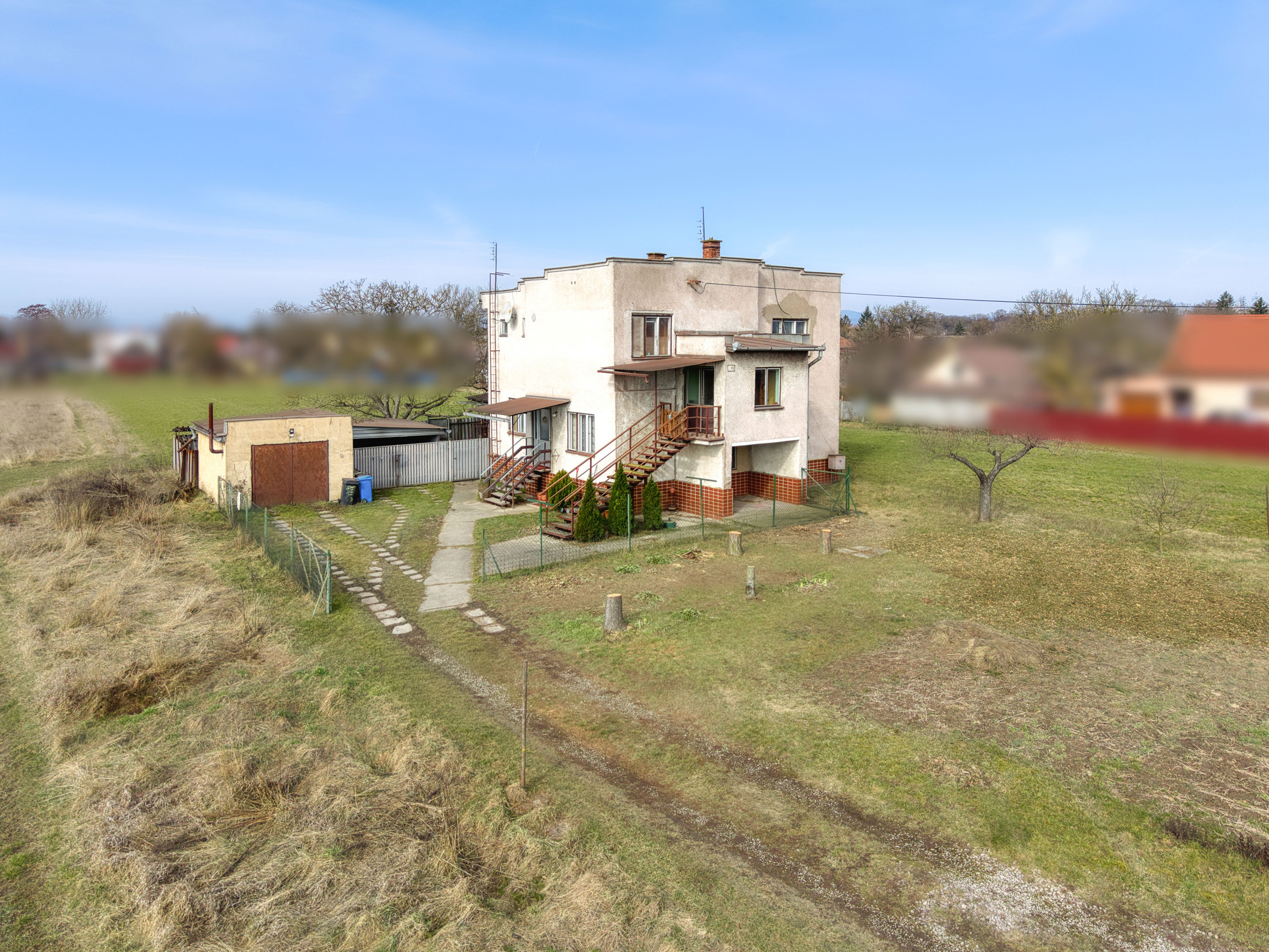 Dvojgeneračný RD  na predaj ● 5 izieb ● okrajová časť obce Veľká Ida