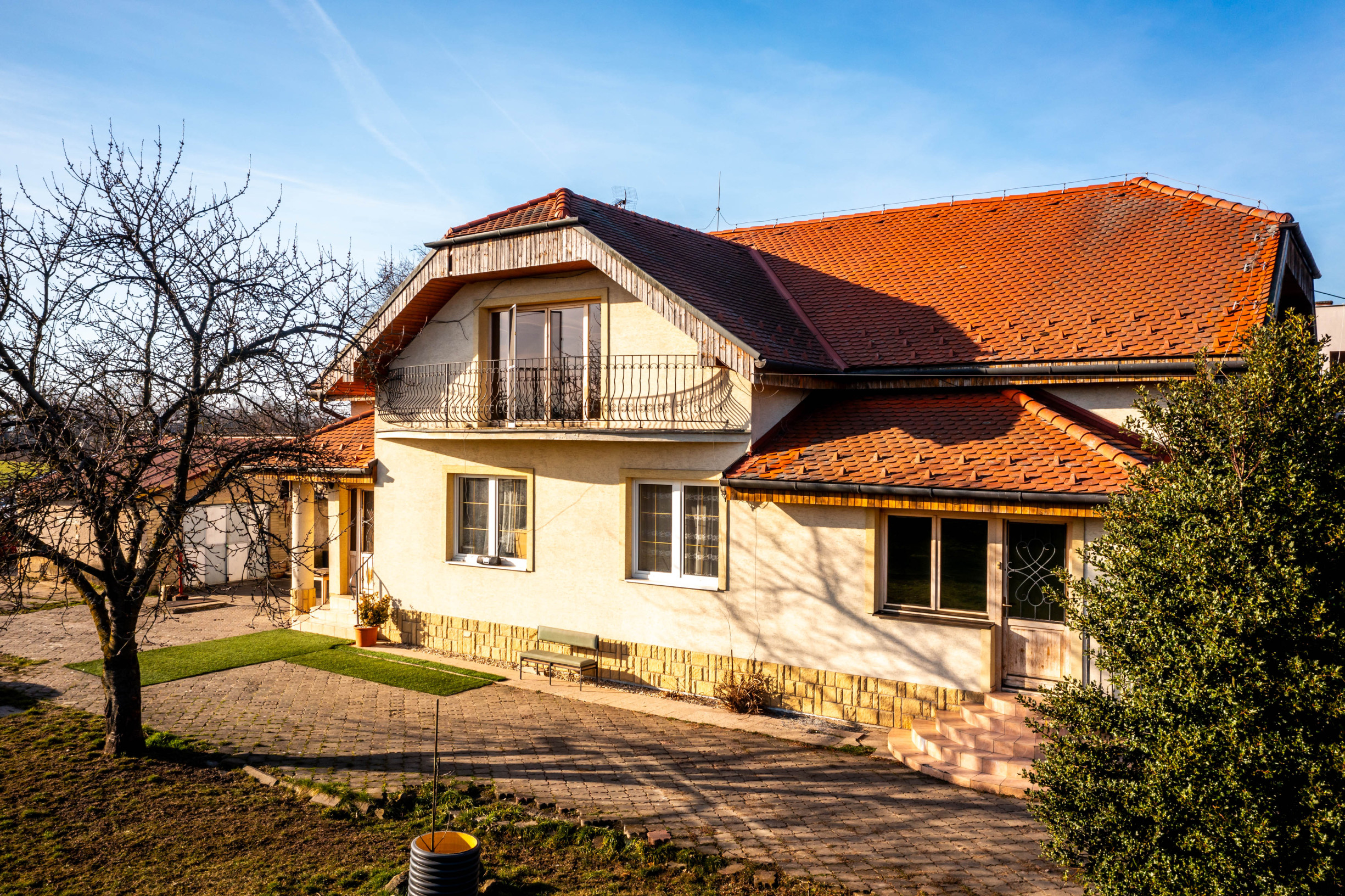 Exkluzívna ponuka – luxusný rodinný dom v centre obce