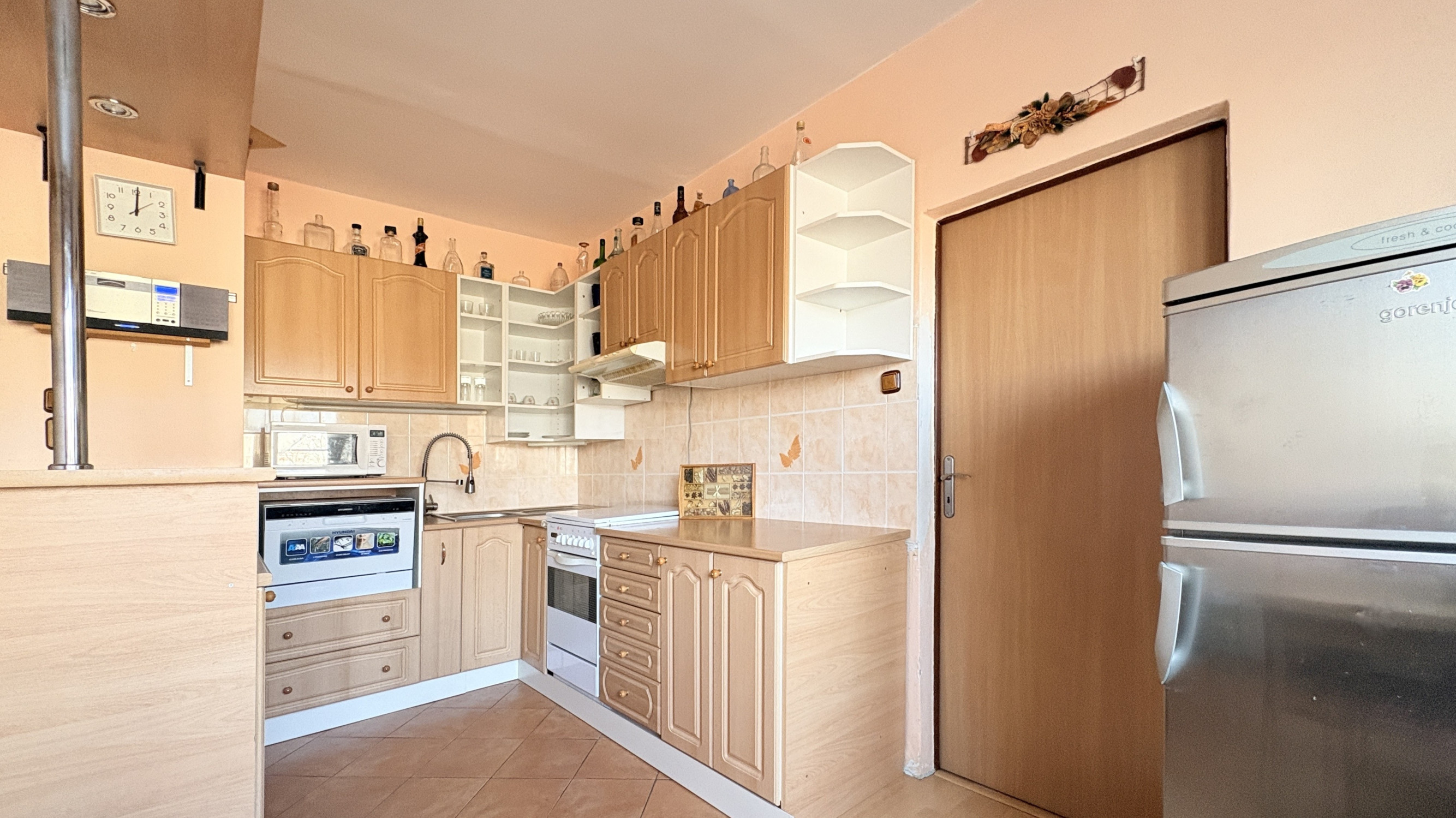 Prenájom: 2-izbový byt pri centre, Vilová, BA-Petržalka