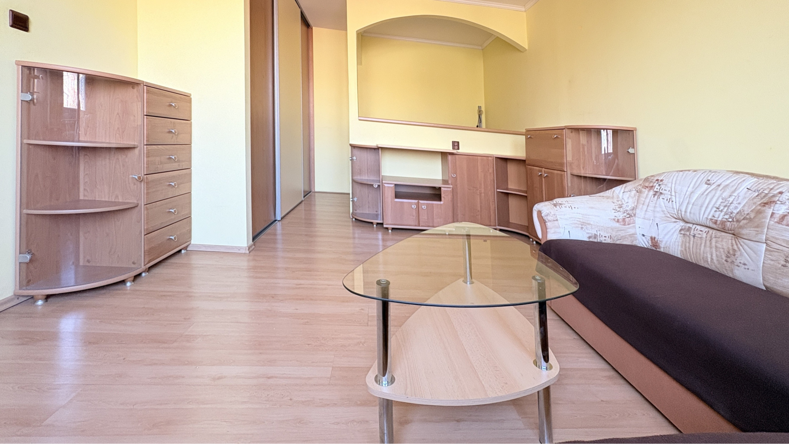 Prenájom: 2-izbový byt pri centre, Vilová, BA-Petržalka