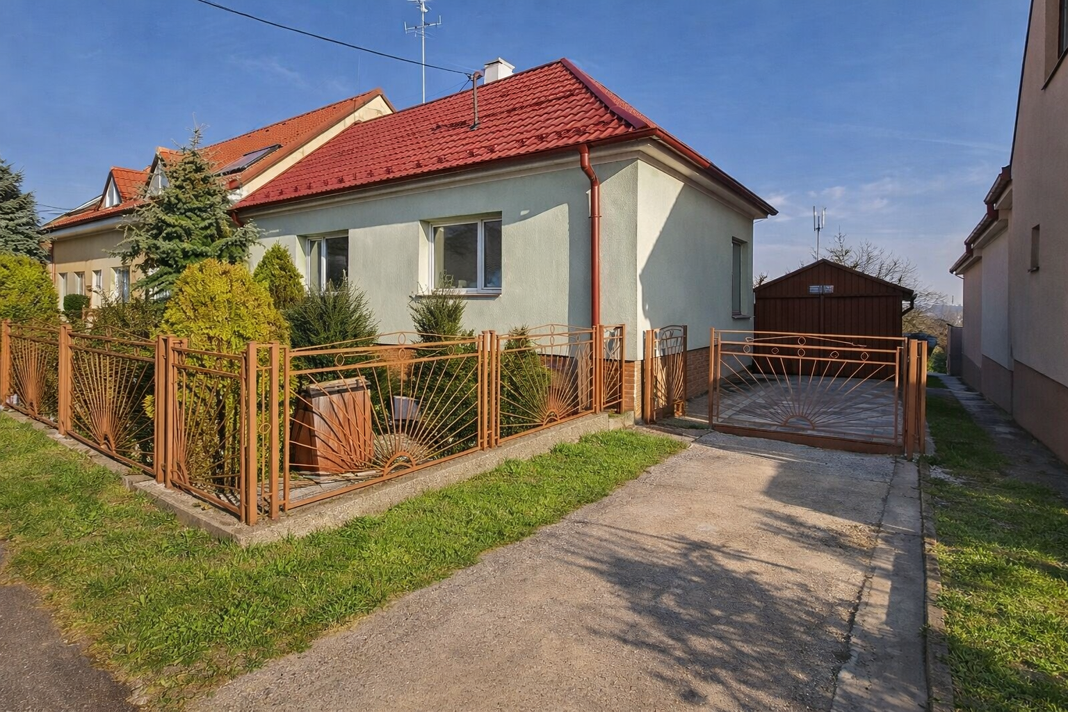 Predaj rodinný dom v Trebaticiach – bývanie s potenciálom len pár minút od Piešťan