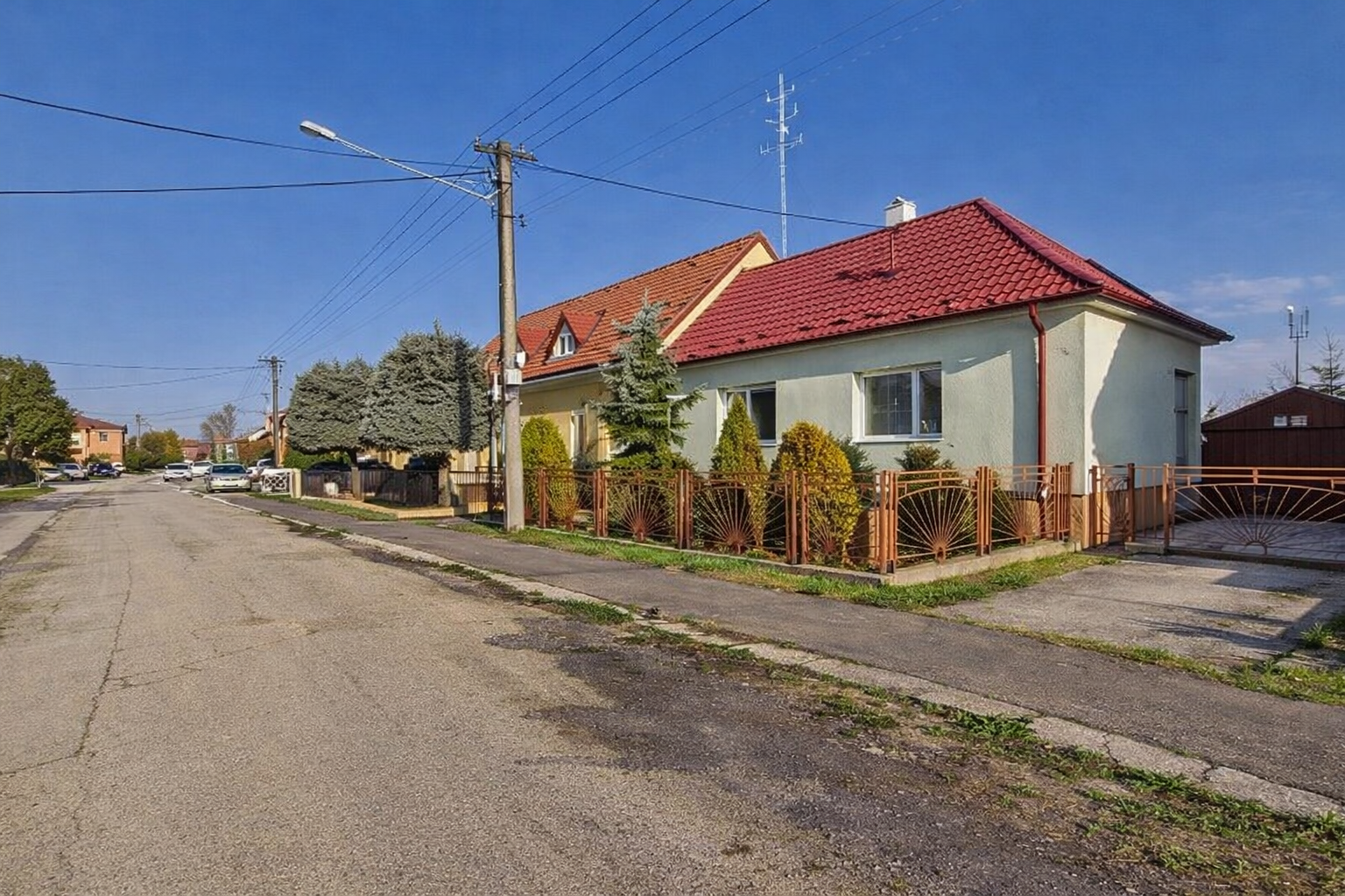 Predaj rodinný dom v Trebaticiach – bývanie s potenciálom len pár minút od Piešťan