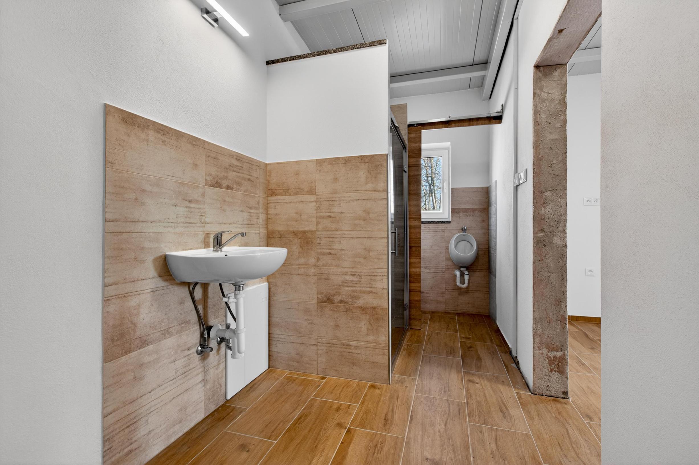 Na prenájom výrobno-skladová hala so zázemím, Vrbové