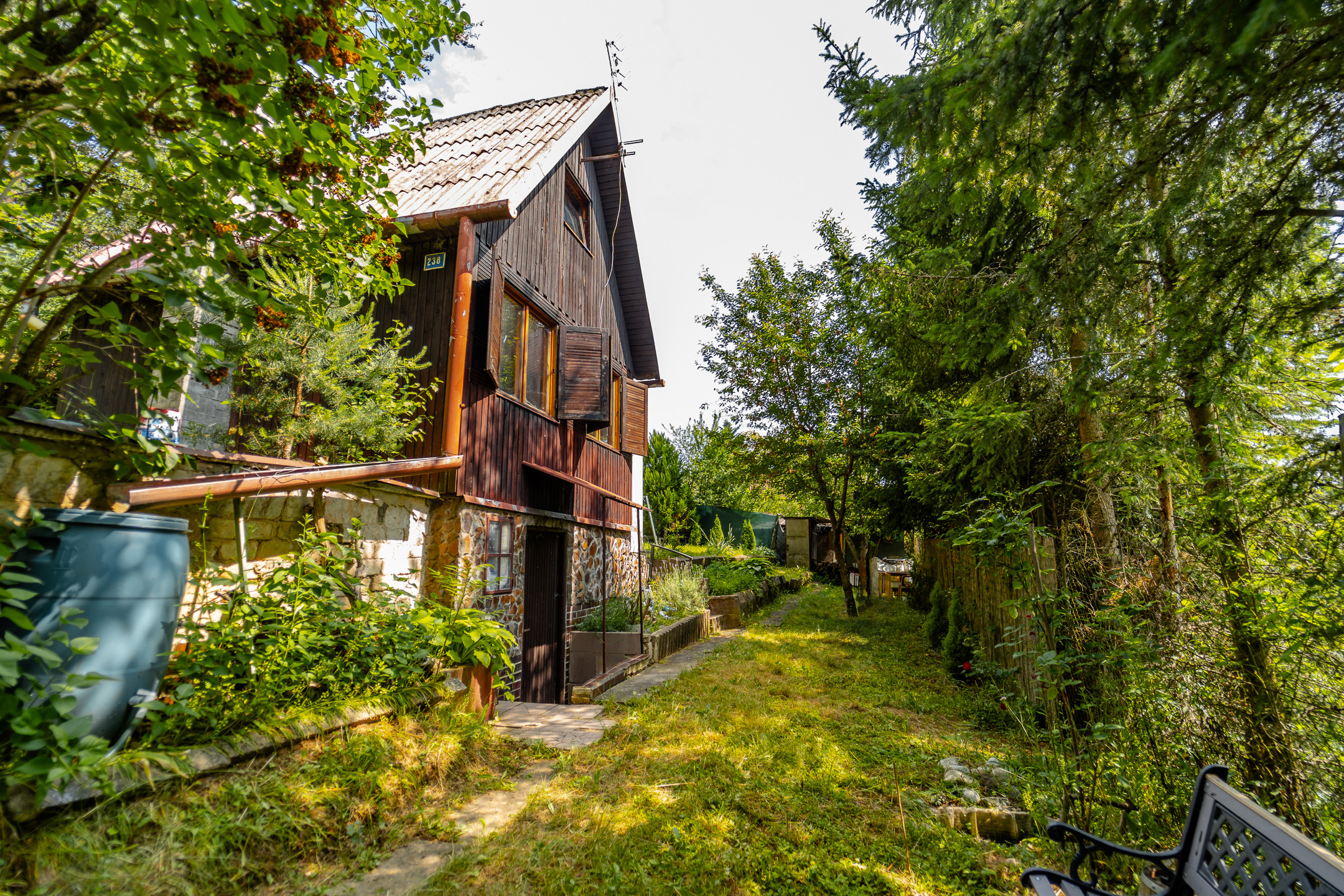 Ponúkame Vám na predaj chatu zo záhradou na Bukovci