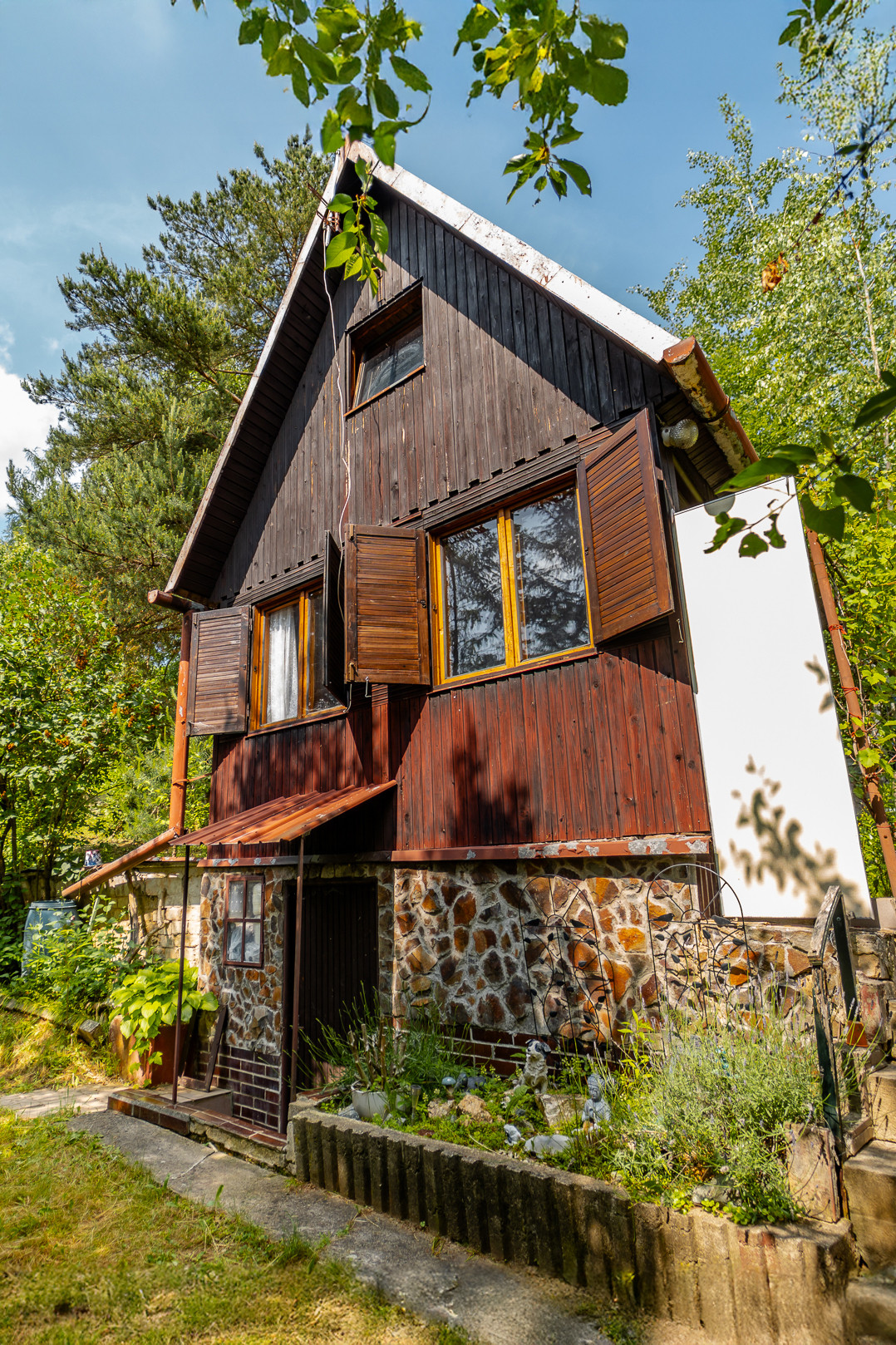 Ponúkame Vám na predaj chatu zo záhradou na Bukovci