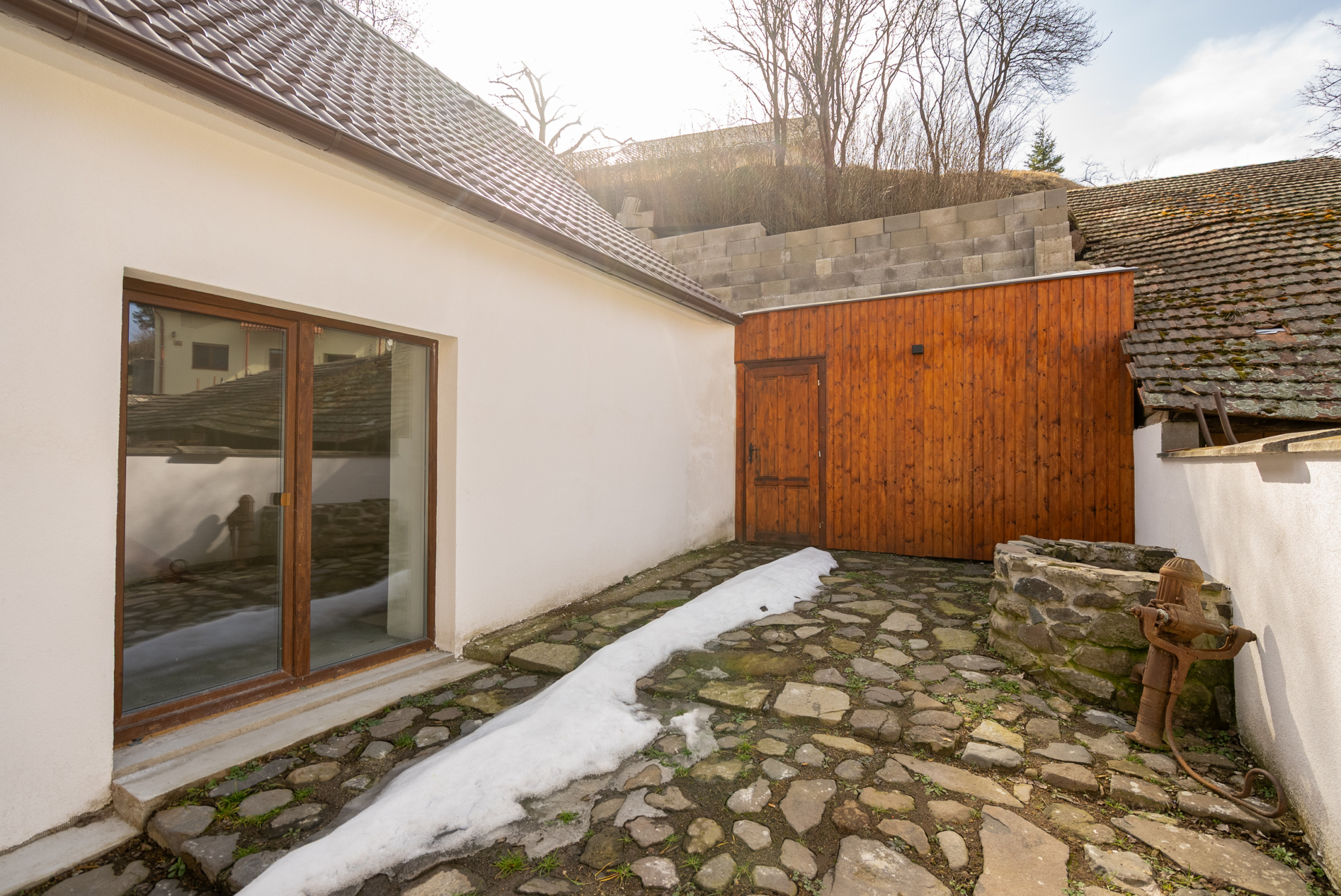 Ponúkame na predaj rodinný dom po rekonštrukcii – Svätý Anton, cca 5 min od Banskej Štiavnice