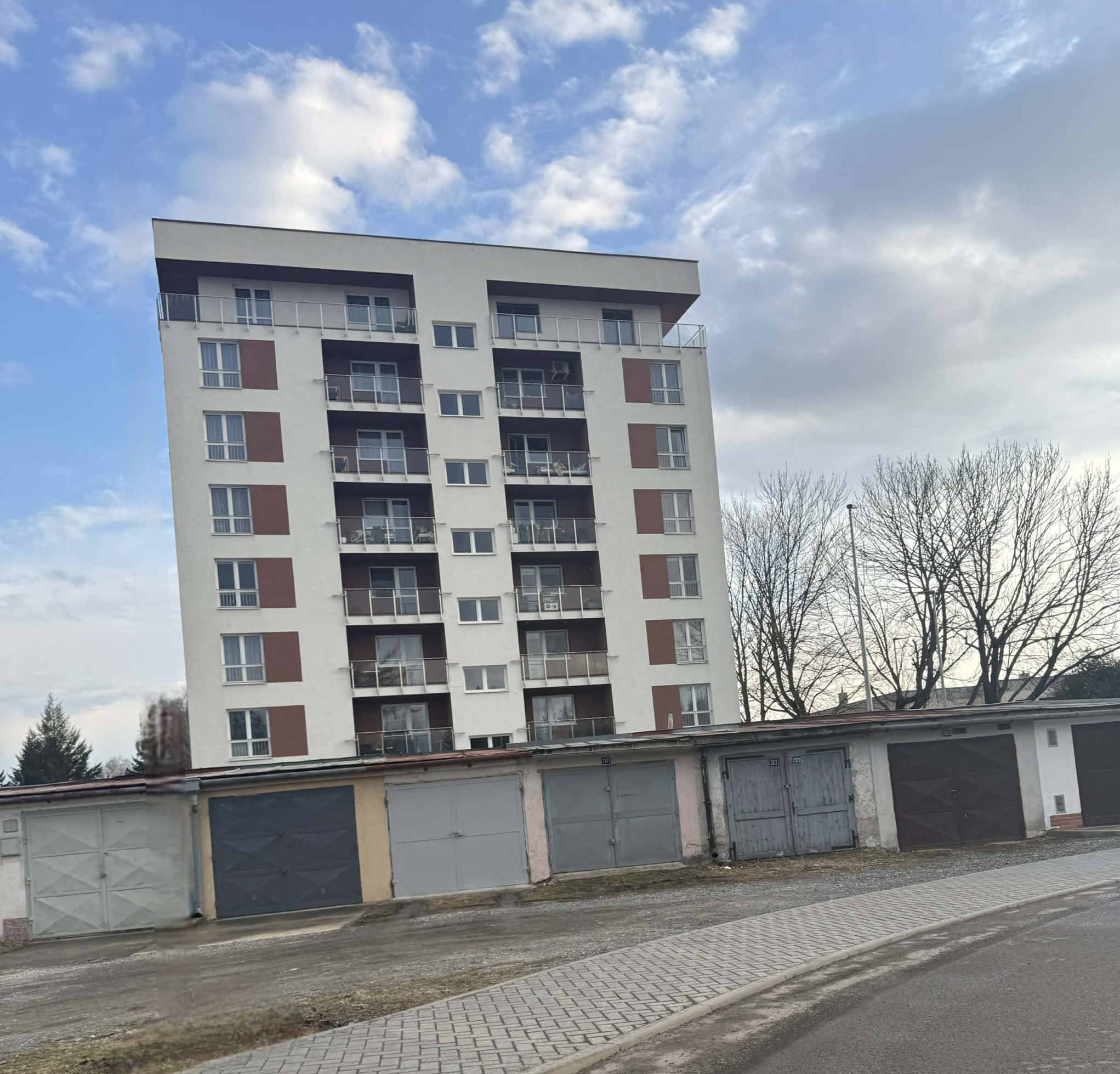 Exkluzívna ponuka! Ponúkam na predaj garáž v Poprade, časť sídlisko Západ na ul. Jazzovej (pri hoteli Olympia