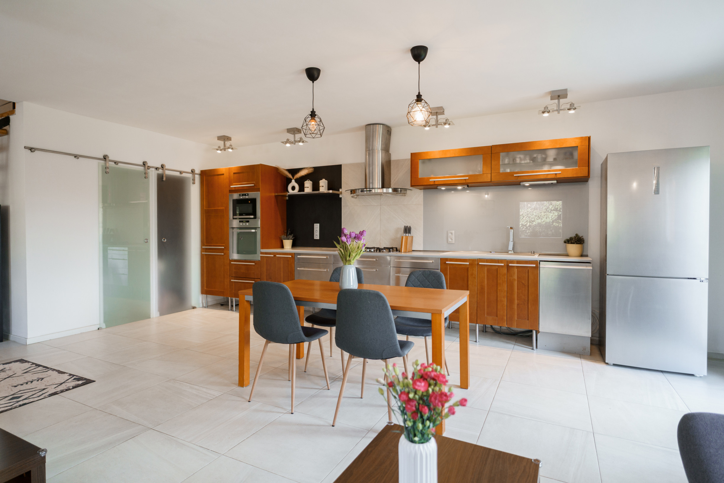 Ponúkame na predaj 4-izbový  mezonetový byt pri jazere v rodinnom dome  s parkovaním