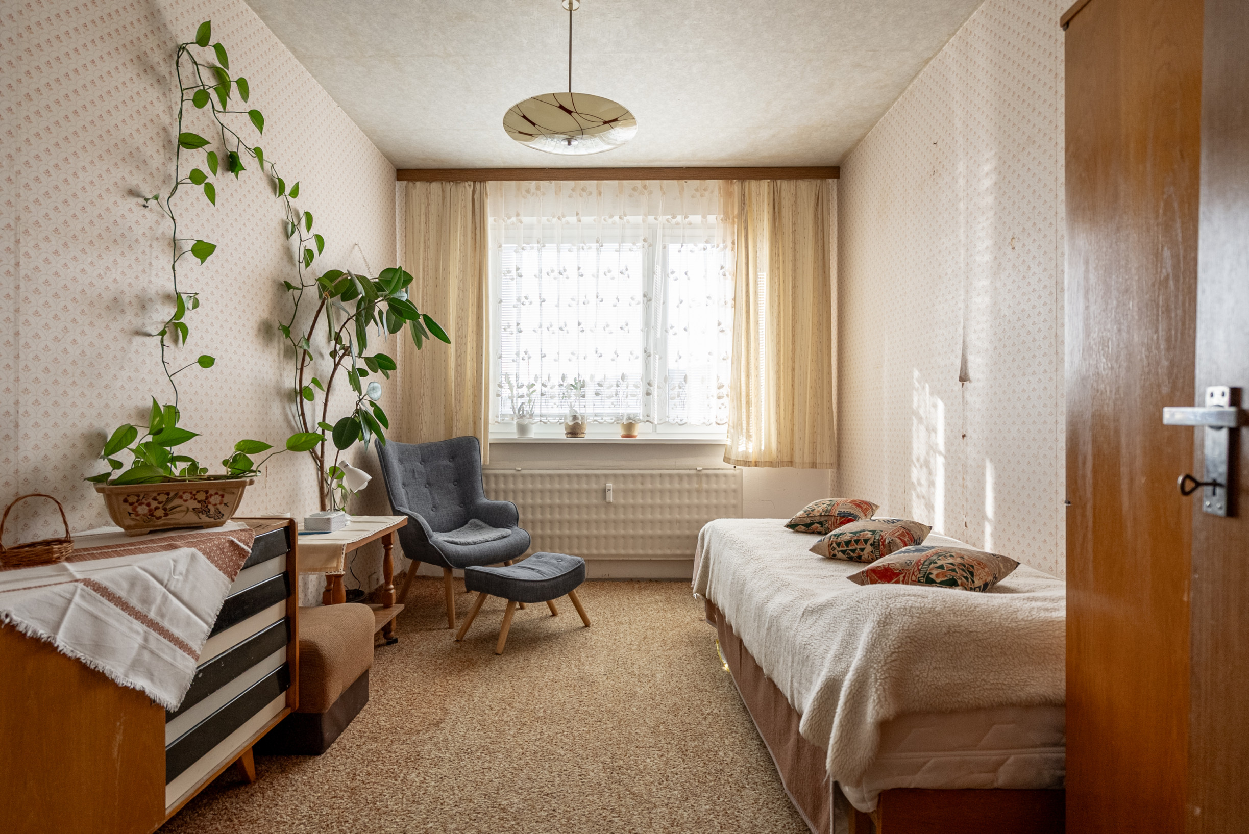 REZERVOVANÉ - Na predaj 3-izbový byt s loggiou – sídlisko Drieňová, Banská Štiavnica