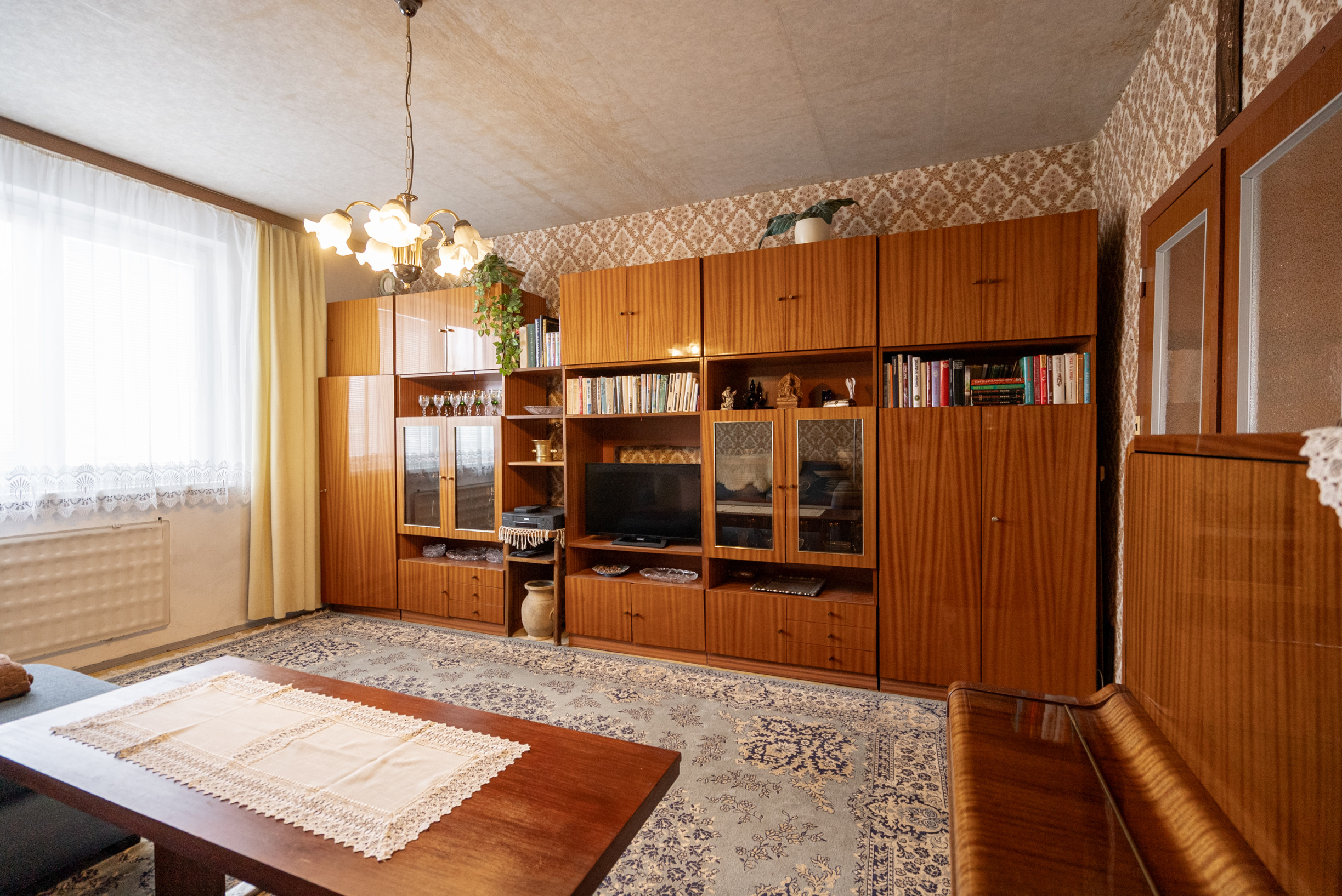 REZERVOVANÉ - Na predaj 3-izbový byt s loggiou – sídlisko Drieňová, Banská Štiavnica