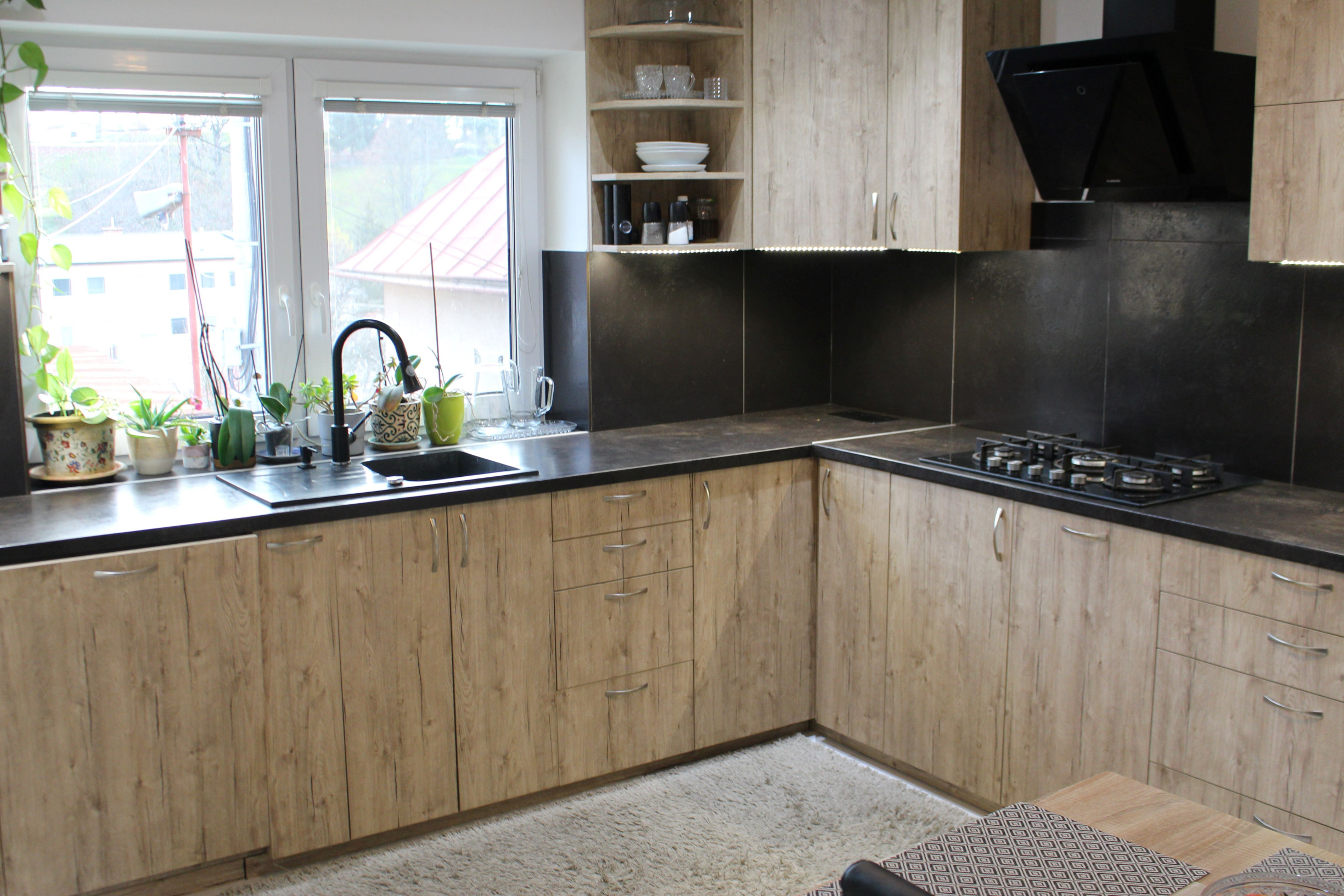 Predaj  4 izb. dom - 377 m2,  dielňa, pivnica, záhradka ,  Hrochoť, okr. B.Bystrica