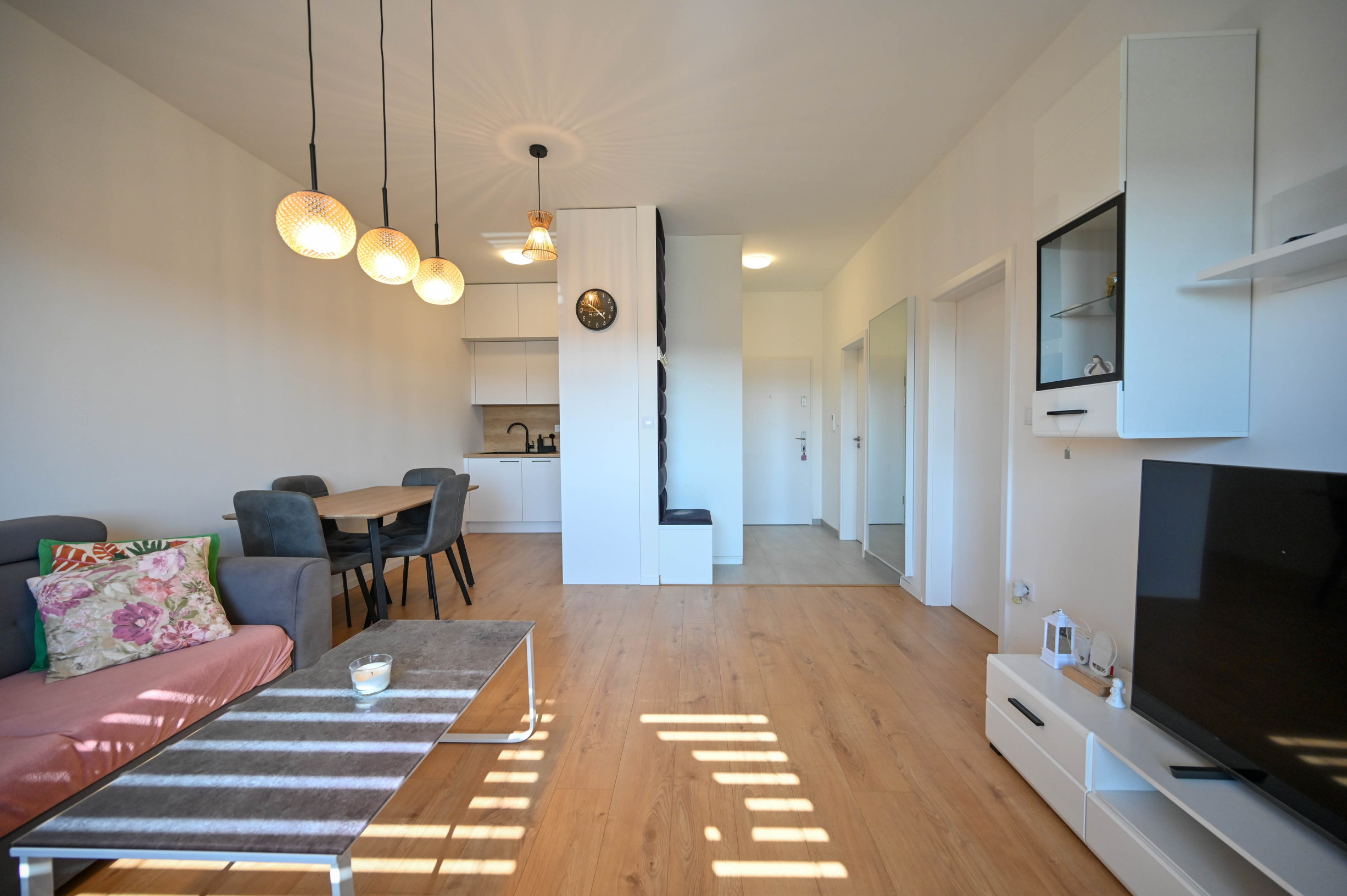 REZERVOVANÉ - PREDAJ, 2-IZBOVÝ BYT 46 m², TERASA 14 m², PARKOVACIE MIESTO 13 m², KOŠOLNÁ, OKRES TRNAVA