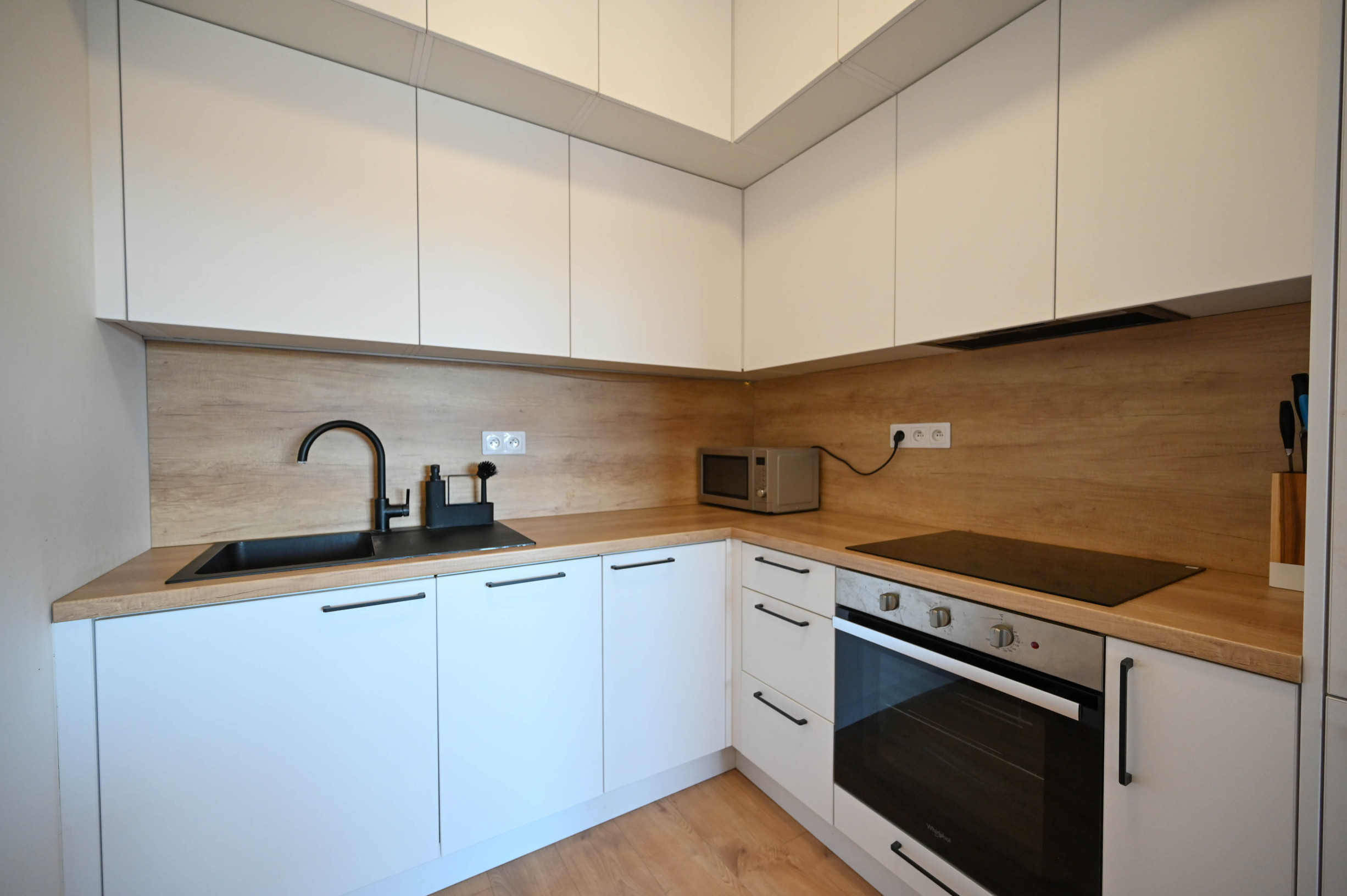 REZERVOVANÉ - PREDAJ, 2-IZBOVÝ BYT 46 m², TERASA 14 m², PARKOVACIE MIESTO 13 m², KOŠOLNÁ, OKRES TRNAVA