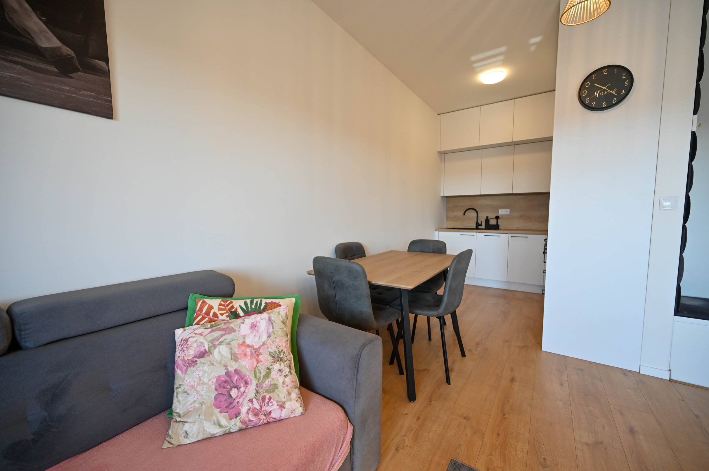 REZERVOVANÉ - PREDAJ, 2-IZBOVÝ BYT 46 m², TERASA 14 m², PARKOVACIE MIESTO 13 m², KOŠOLNÁ, OKRES TRNAVA