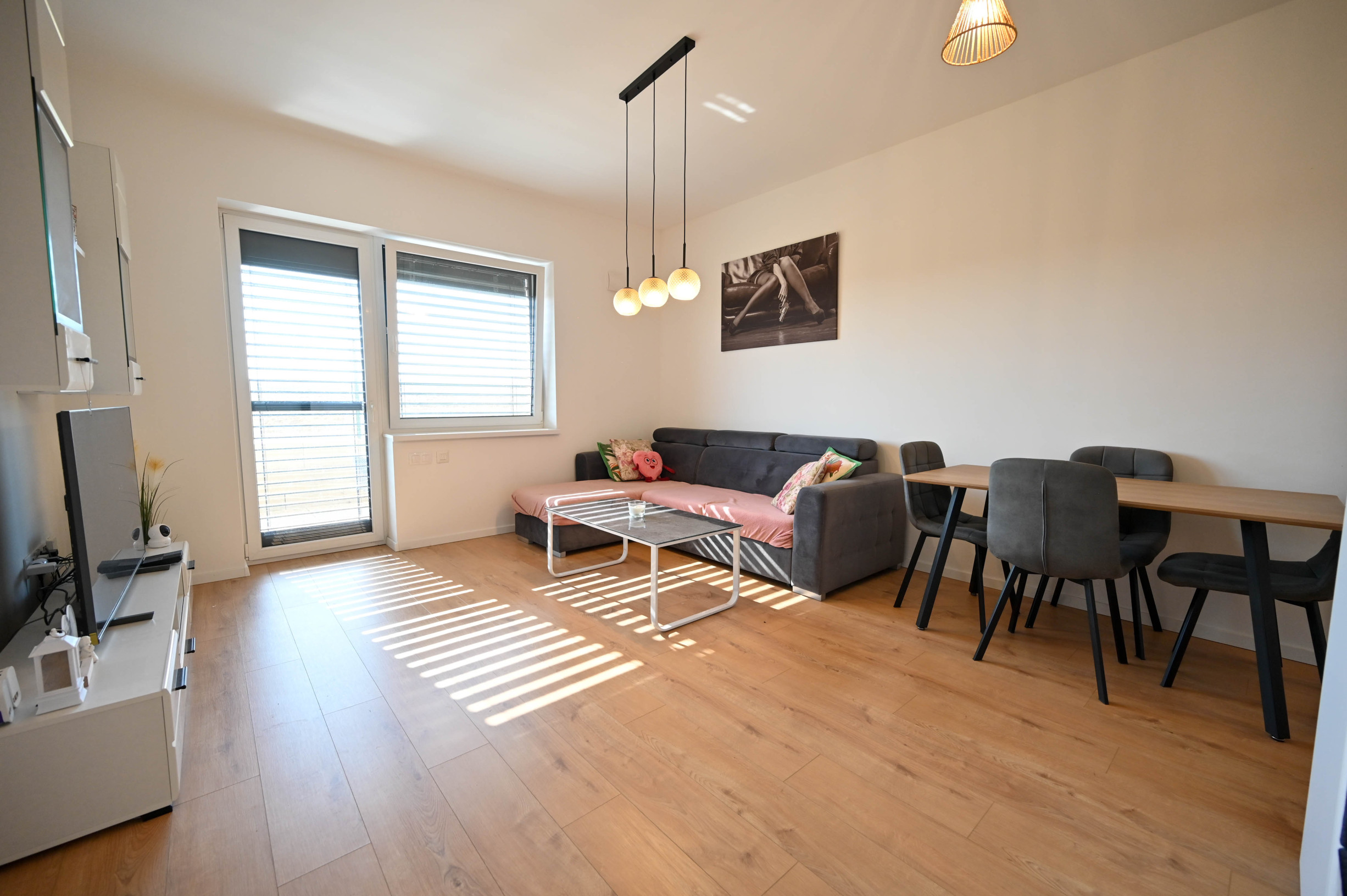 REZERVOVANÉ - PREDAJ, 2-IZBOVÝ BYT 46 m², TERASA 14 m², PARKOVACIE MIESTO 13 m², KOŠOLNÁ, OKRES TRNAVA