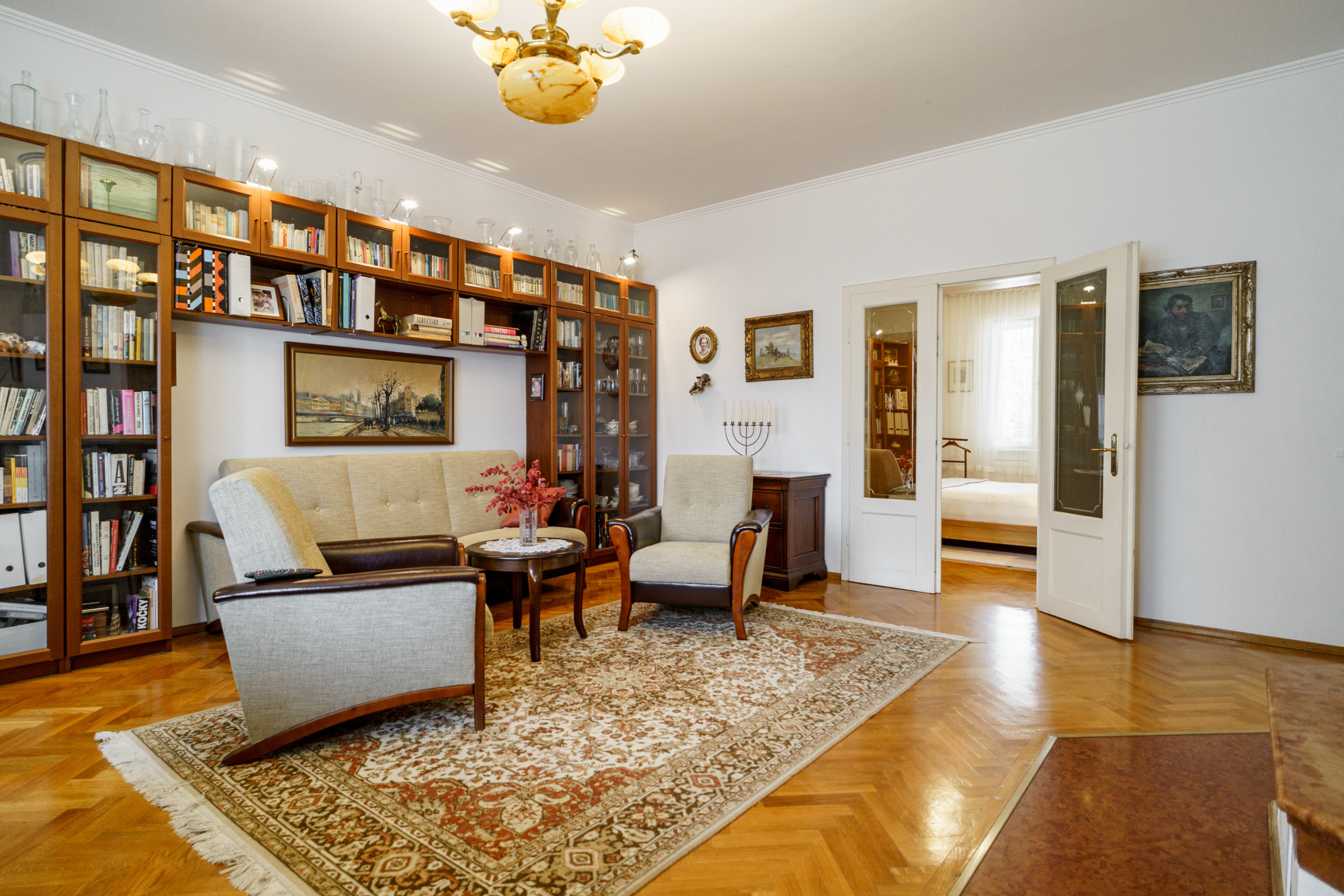 Na predaj vila z prelomu storočia s prekvapivým súkromím, bazénom a veľkým pozemkom v Rajke