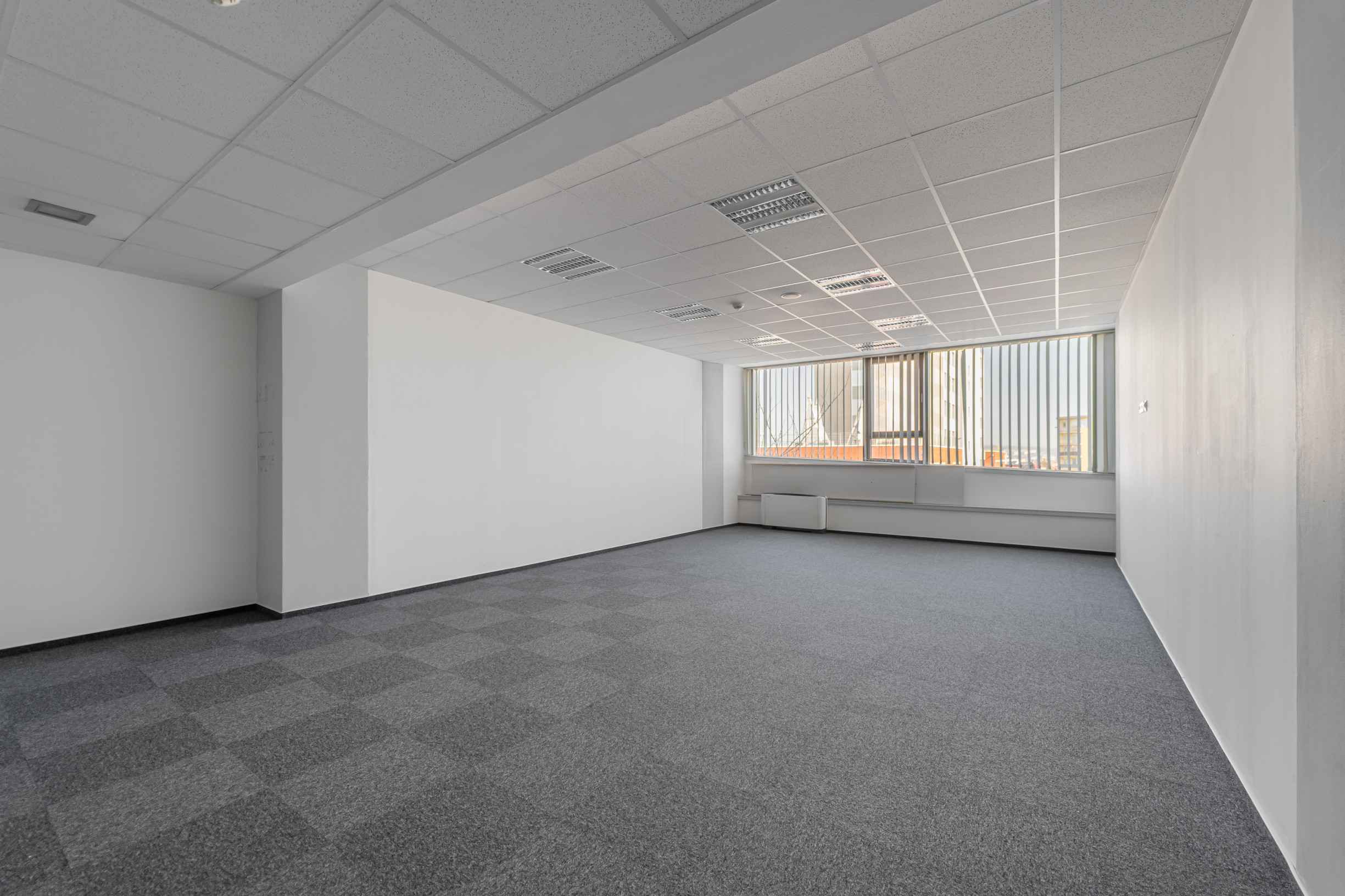 Na prenájom kancelária o výmere 55 m2 v budove Business centrum Moldavská v Košiciach.