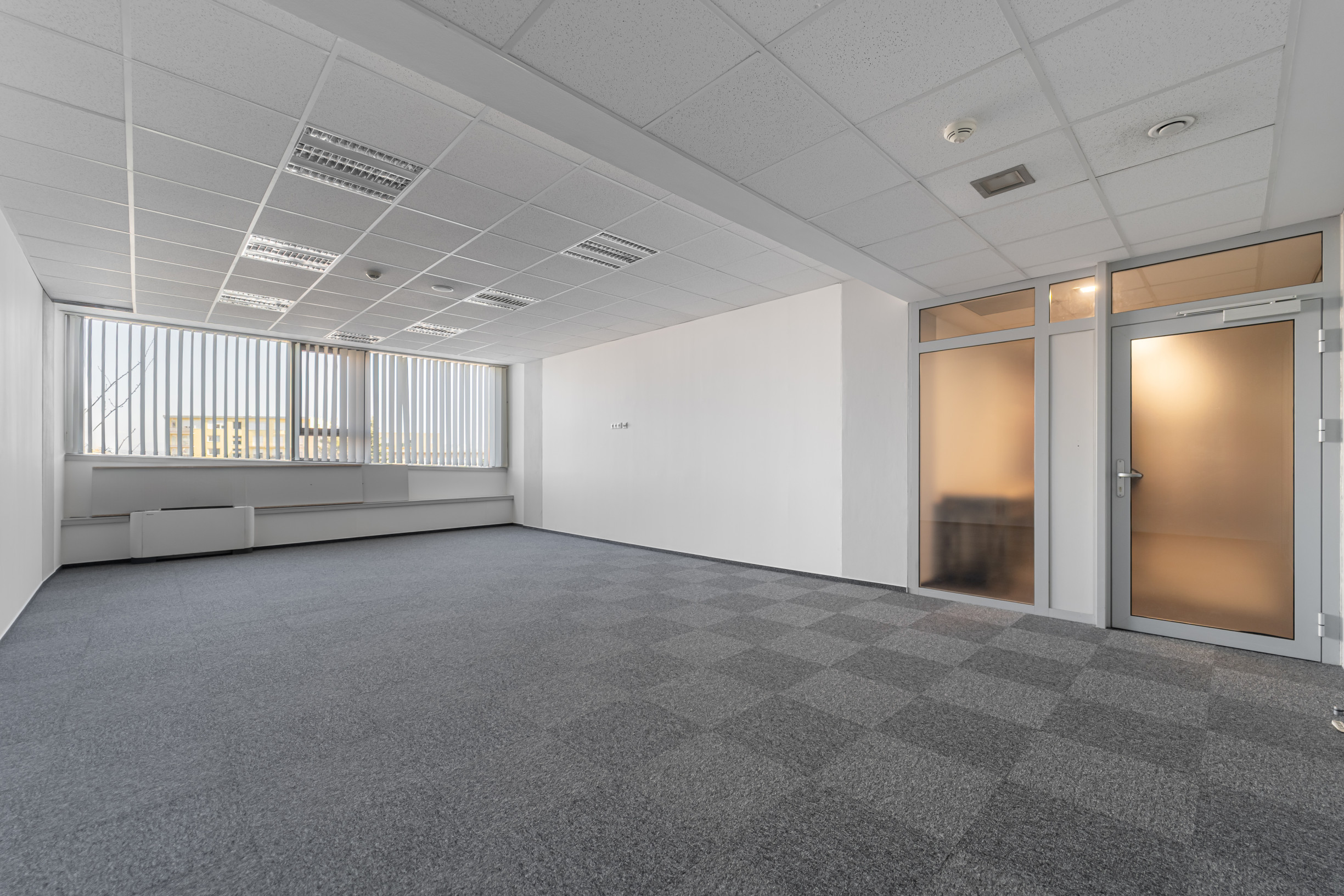 Na prenájom kancelária o výmere 55 m2 v budove Business centrum Moldavská v Košiciach.