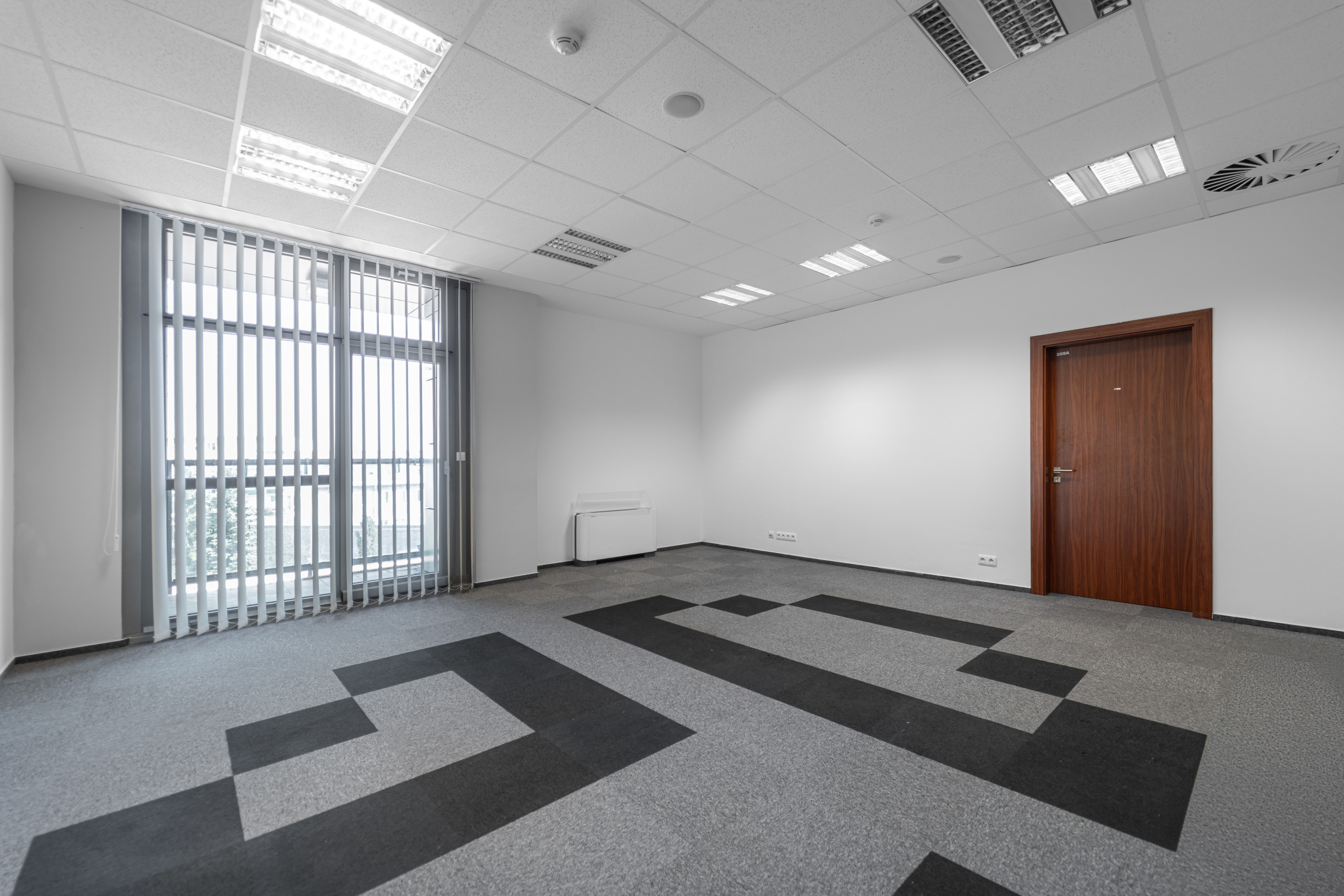 Na prenájom kancelária o výmere 42,5 m2 v budove Business centrum Moldavská v Košiciach.