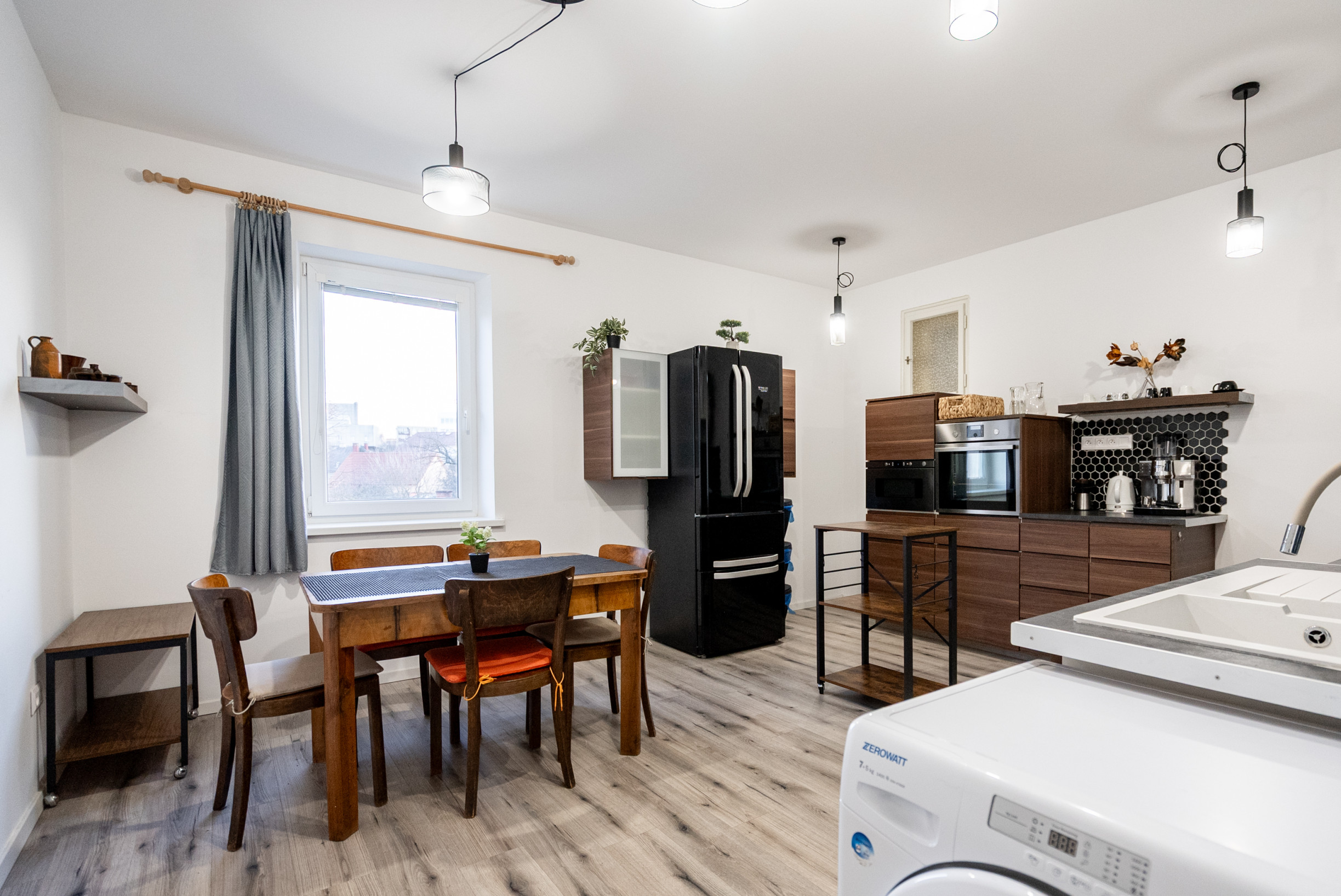 Prenájom, krásny 4-izbový byt v centre Piešťan, Sládkovičova ulica, 117 m2