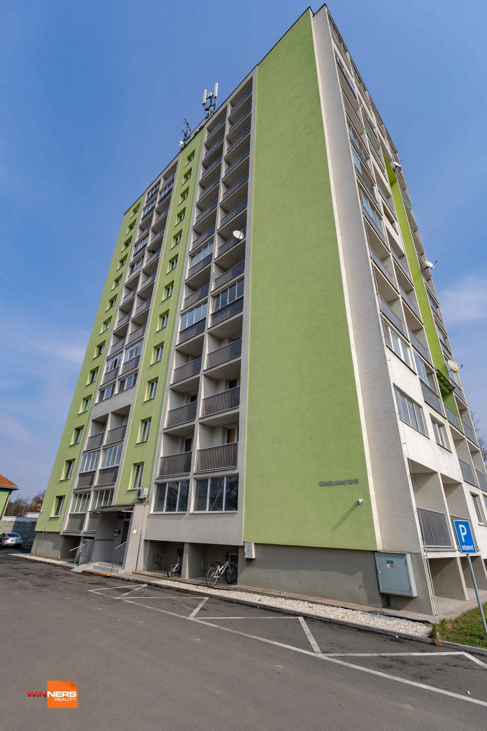 Exkluzívne Vám ponúkame na prenájom   zrekonštruovaný 1 izbový  byt na Južnom Námestí  slobody  v Humennom