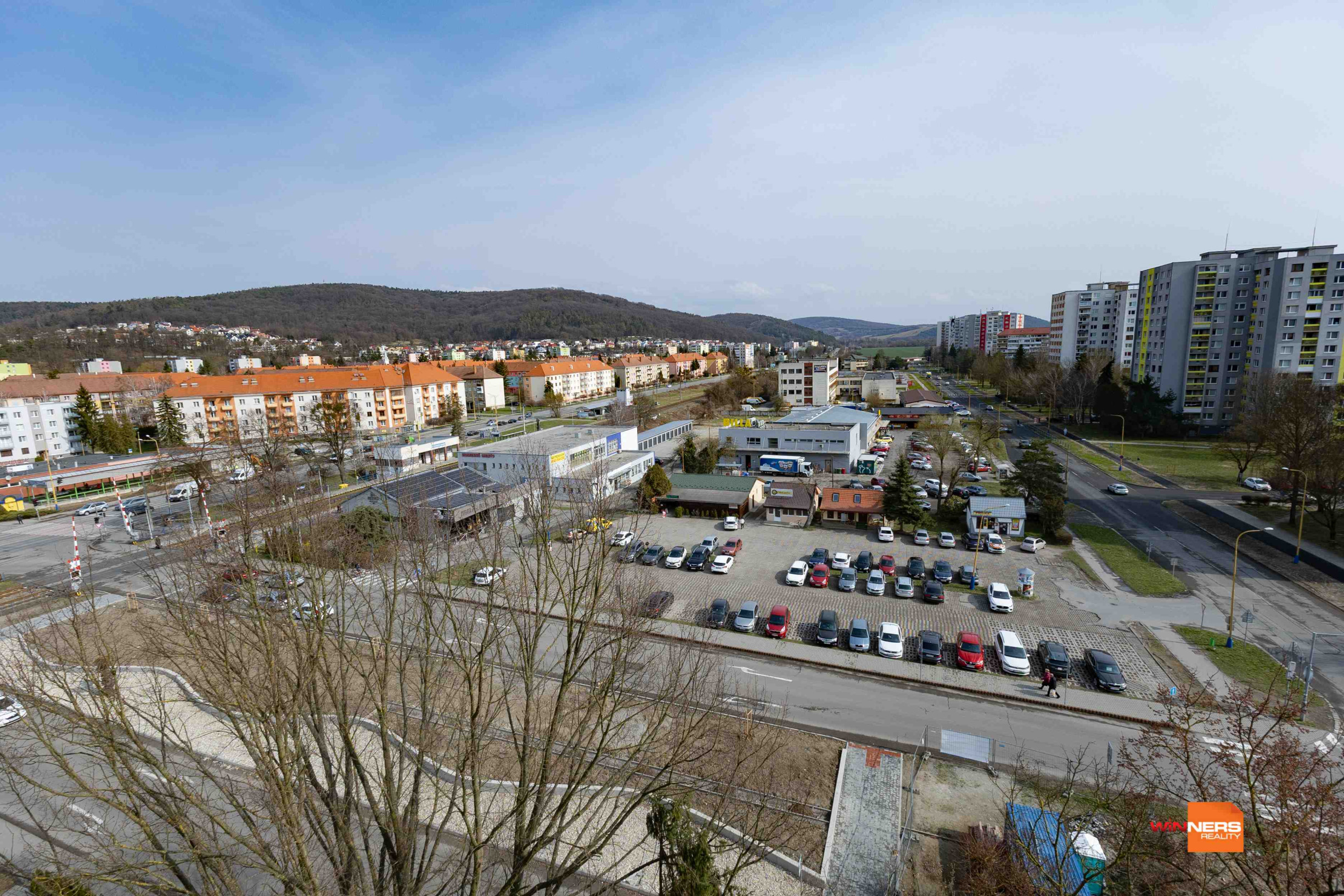 Exkluzívne Vám ponúkame na prenájom   zrekonštruovaný 1 izbový  byt na Južnom Námestí  slobody  v Humennom