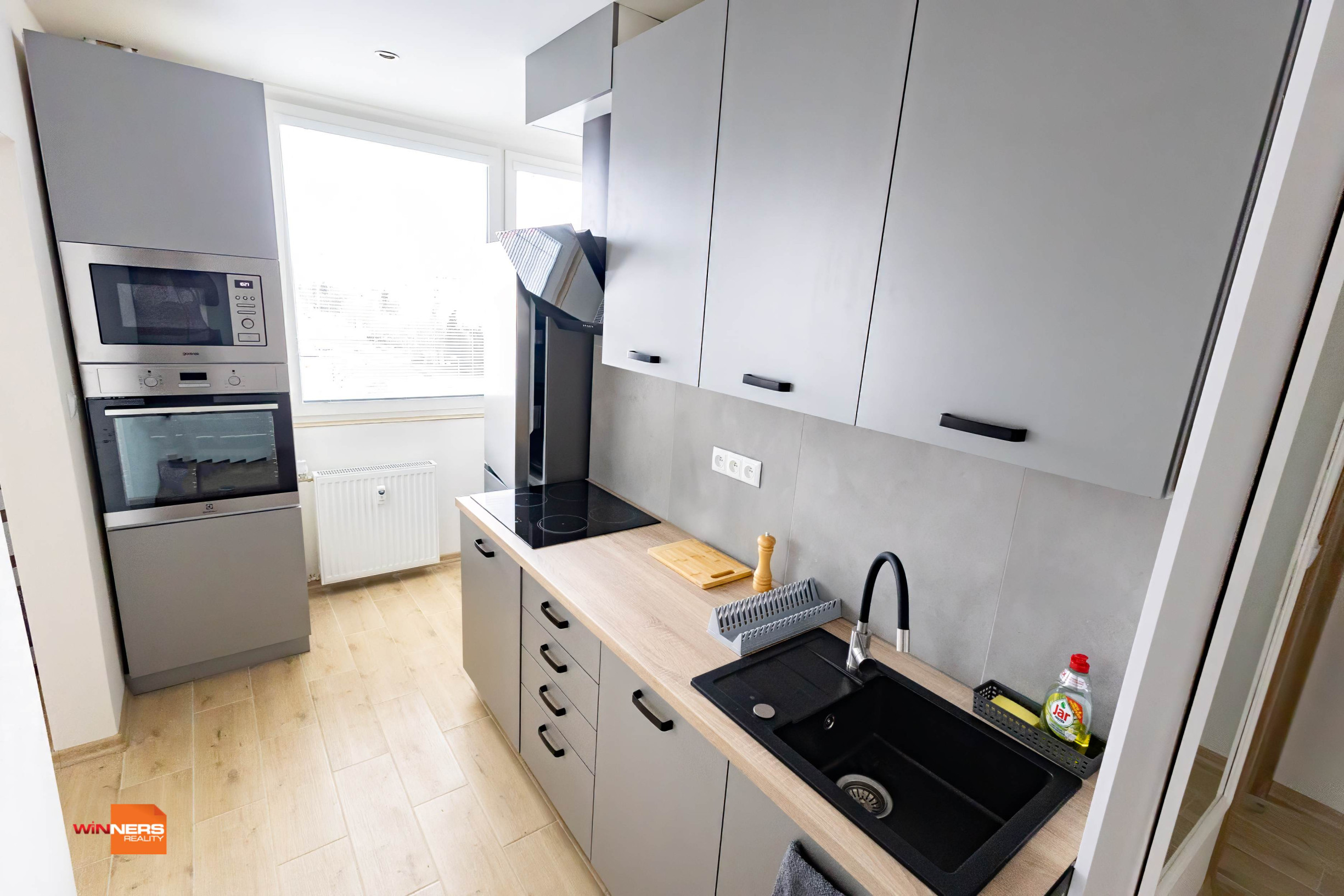 Exkluzívne Vám ponúkame na prenájom   zrekonštruovaný 1 izbový  byt na Južnom Námestí  slobody  v Humennom