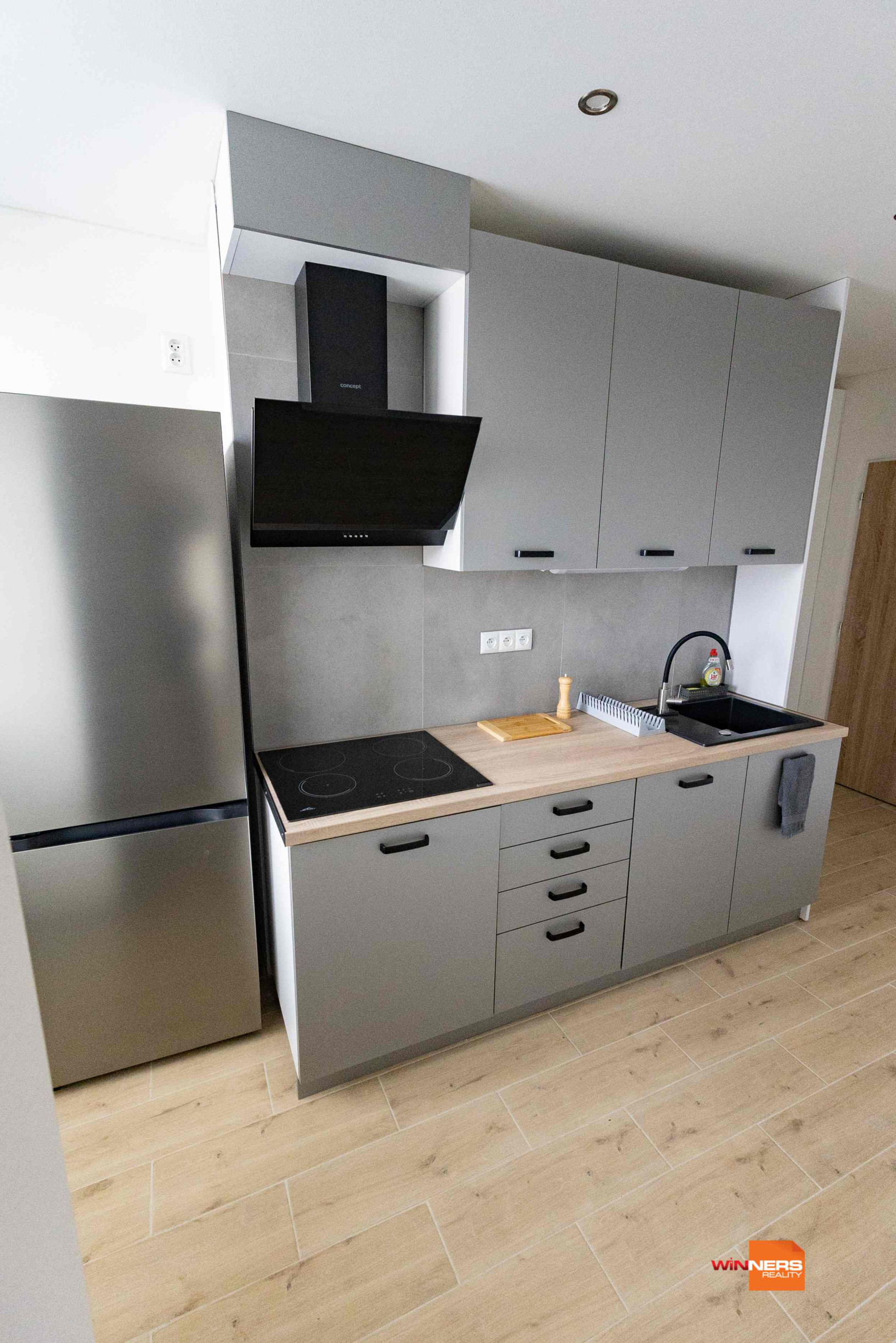 Exkluzívne Vám ponúkame na prenájom   zrekonštruovaný 1 izbový  byt na Južnom Námestí  slobody  v Humennom