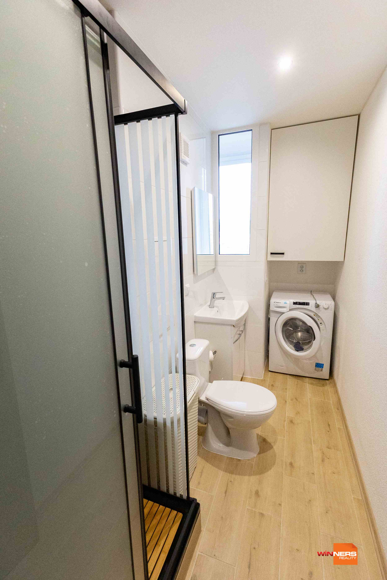 Exkluzívne Vám ponúkame na prenájom   zrekonštruovaný 1 izbový  byt na Južnom Námestí  slobody  v Humennom