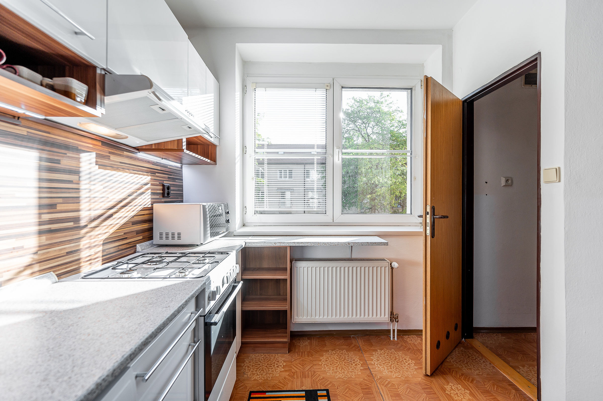 Ponúkame Vám na prenájom veľmi pekný 2 izbový byt  s parkovacím miestom v Košiciach na ulici Rastislavova