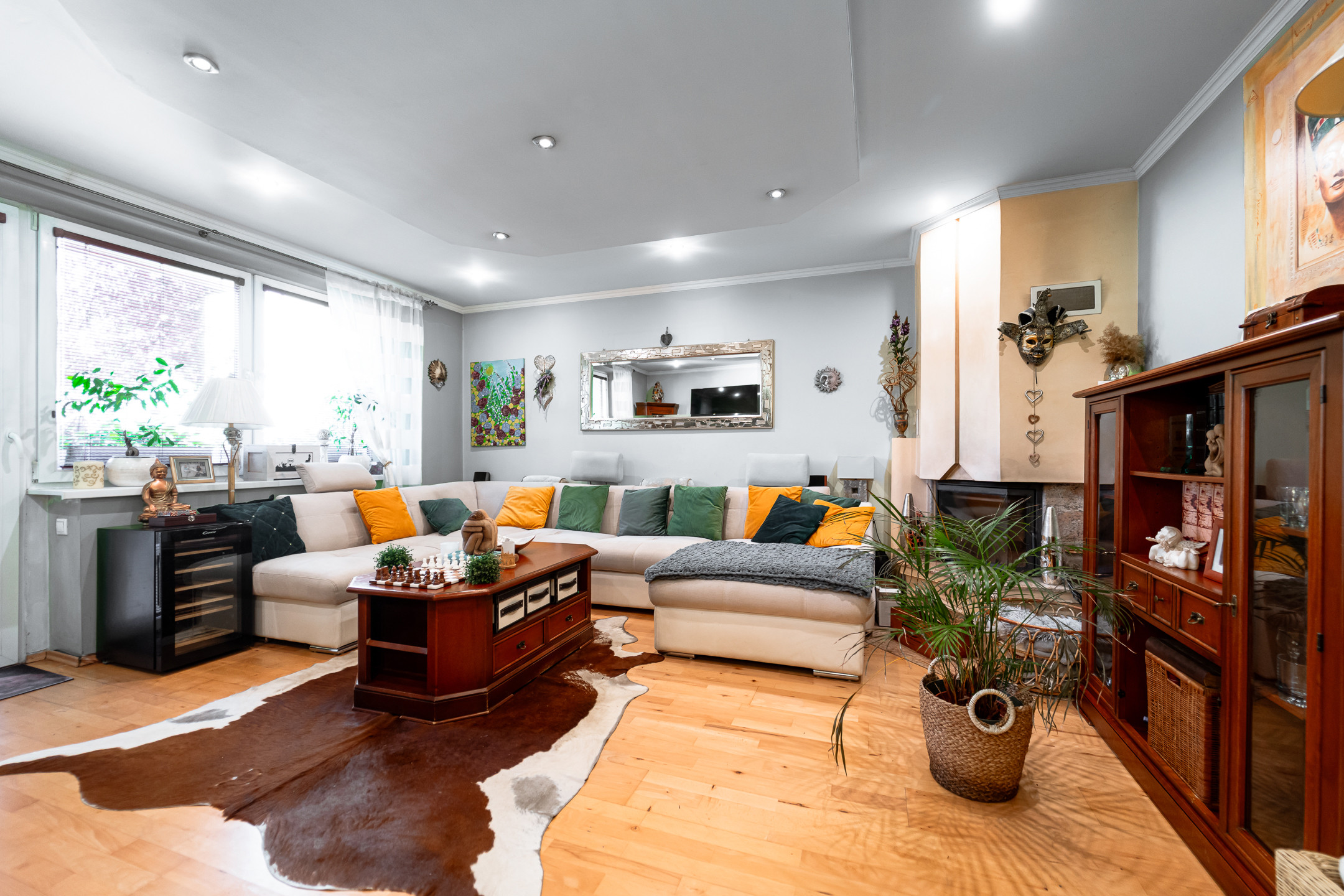 Ponúkam Vám na predaj priestranný rodinný dom v radovej zástavbe v mestskej časti Košice – Západ – Prievidzská ul.