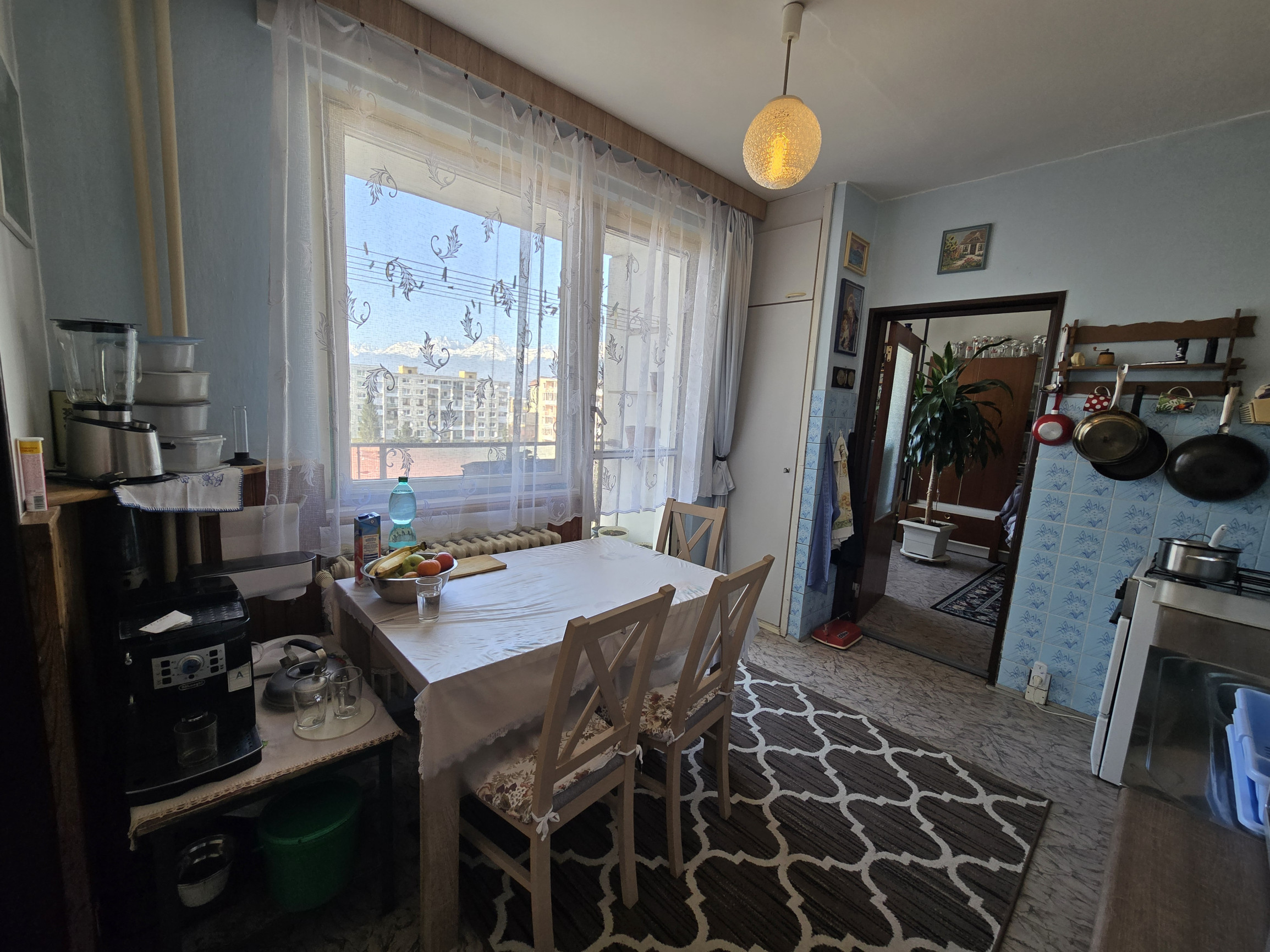 Exkluzívne na predaj veľký slnečný 3-izbový byt s balkónom v Poprade na sídlisku Nový juh, ul. Jesenná