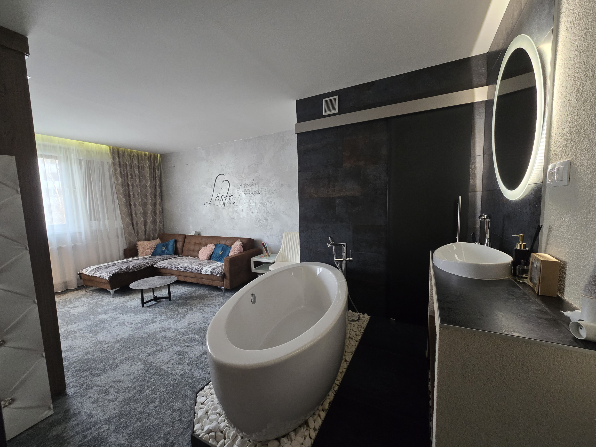 REZERVOVANÉ - Exkluzívne na predaj 4-izbový nadštandardný  byt s balkónom v Poprade na  ulici Šrobárovej