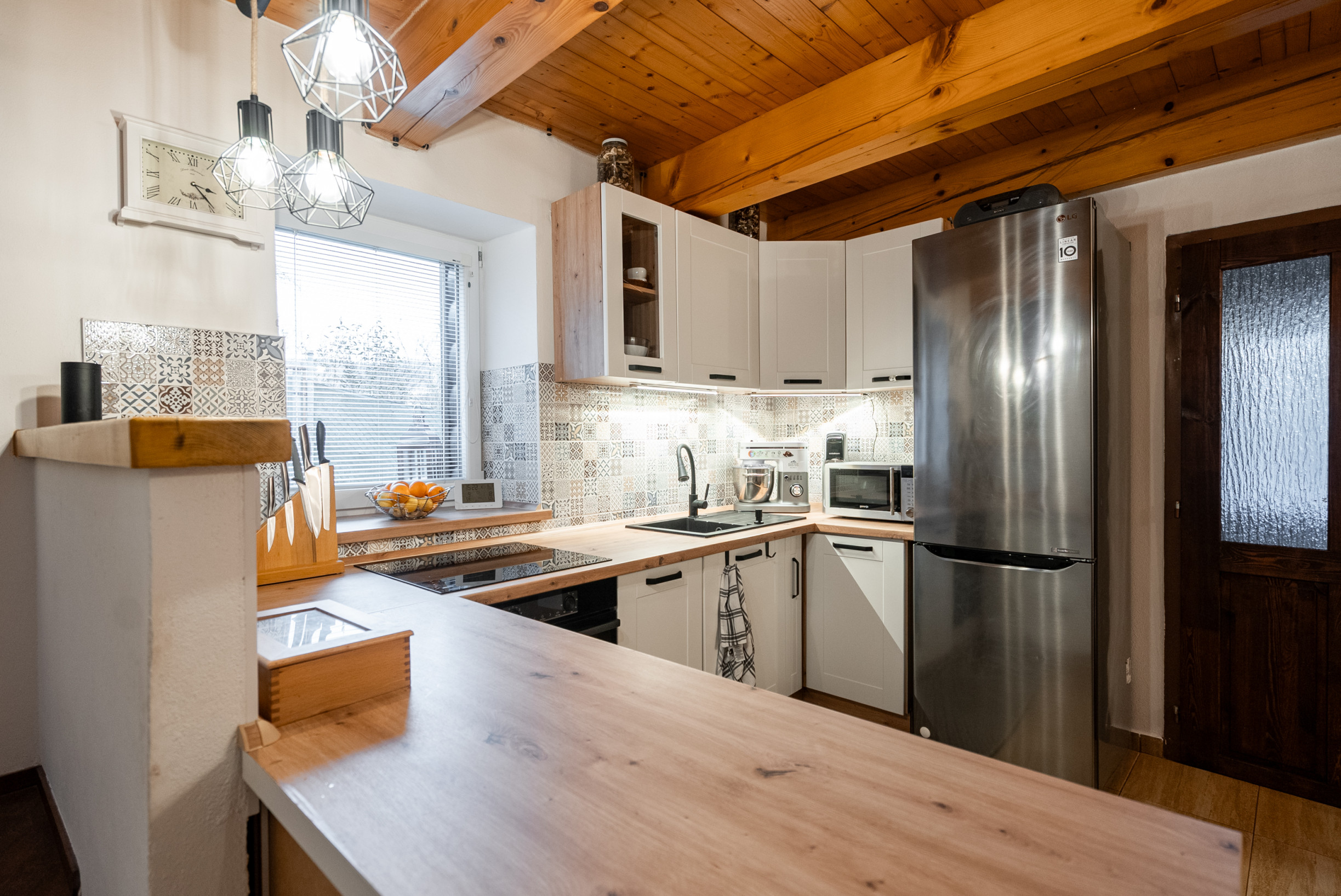 REZERVOVANÉ - Exkluzívne na predaj 3-izbový rodinný dom po kompletnej rekonštrukcii v obci Banská Belá, okres Banská Štiavnica