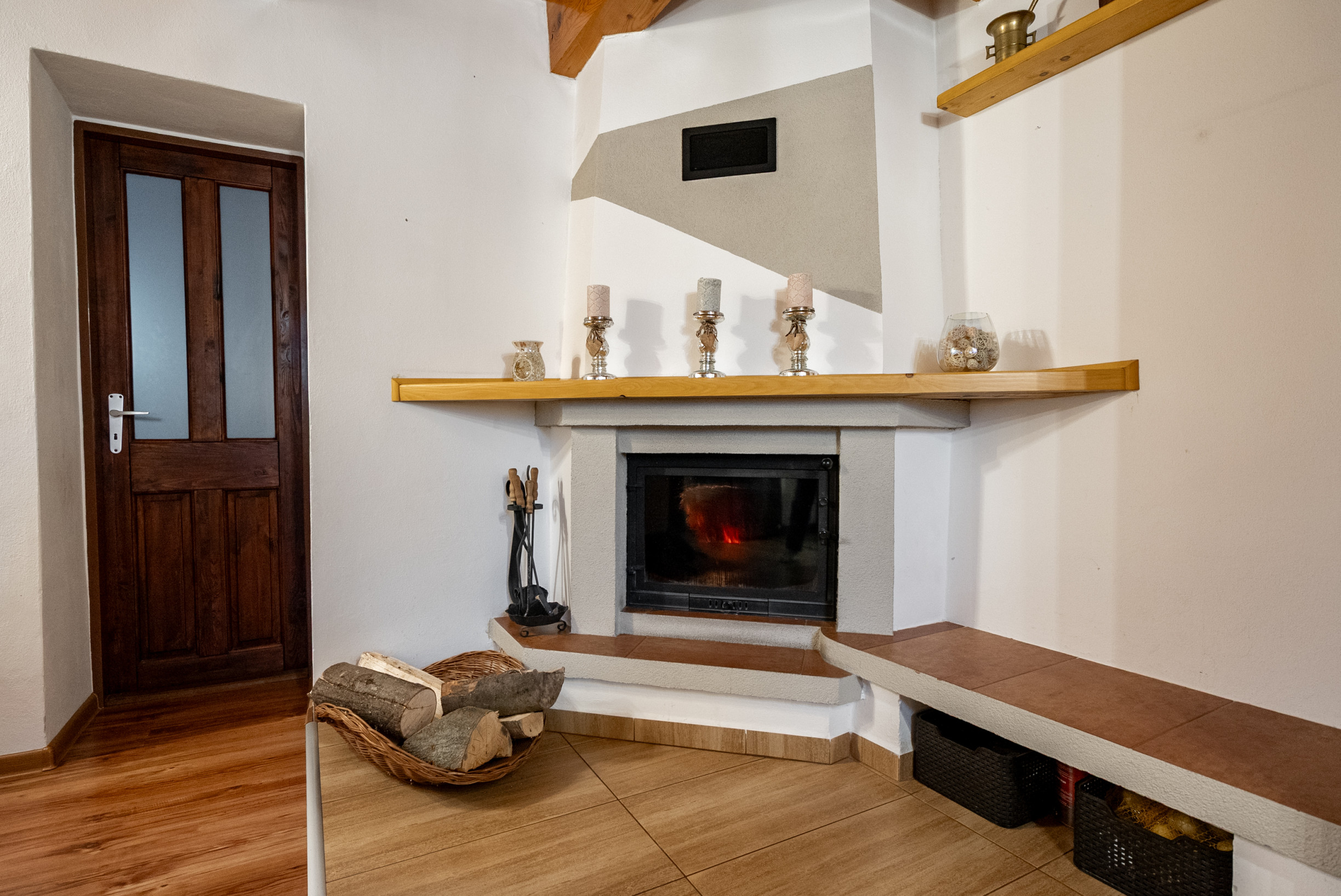 REZERVOVANÉ - Exkluzívne na predaj 3-izbový rodinný dom po kompletnej rekonštrukcii v obci Banská Belá, okres Banská Štiavnica