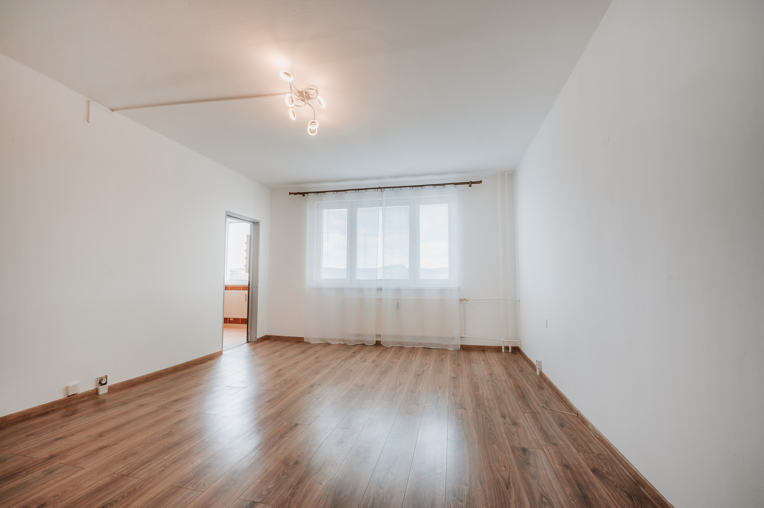 Exkluzívne ponúkame na PRENÁJOM 4 izbový byt na ulici Jána Švermu 6, v Bardejove.