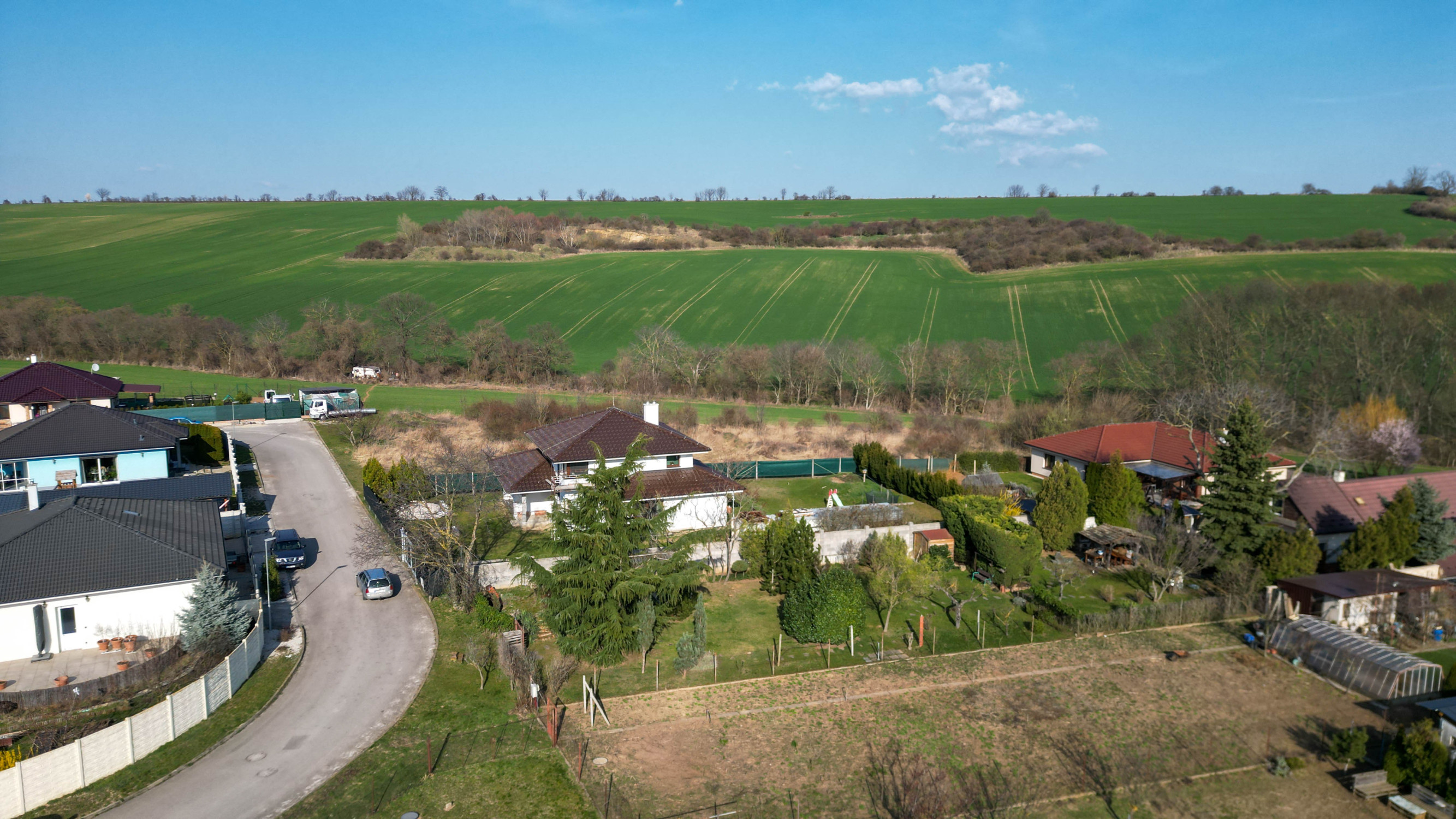 REZERVOVANÉ - PREDAJ, pozemok 350 m², Kľačany, Hlohovec