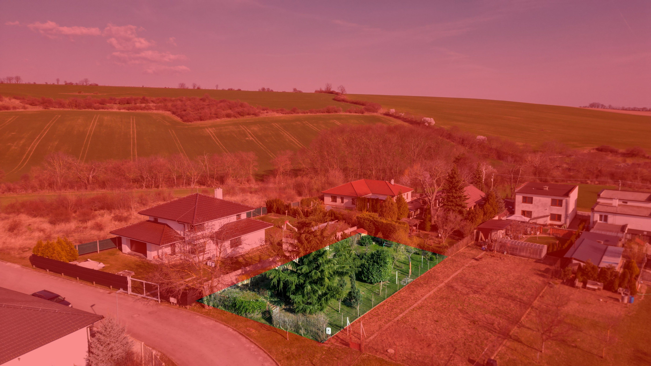 REZERVOVANÉ - PREDAJ, pozemok 350 m², Kľačany, Hlohovec