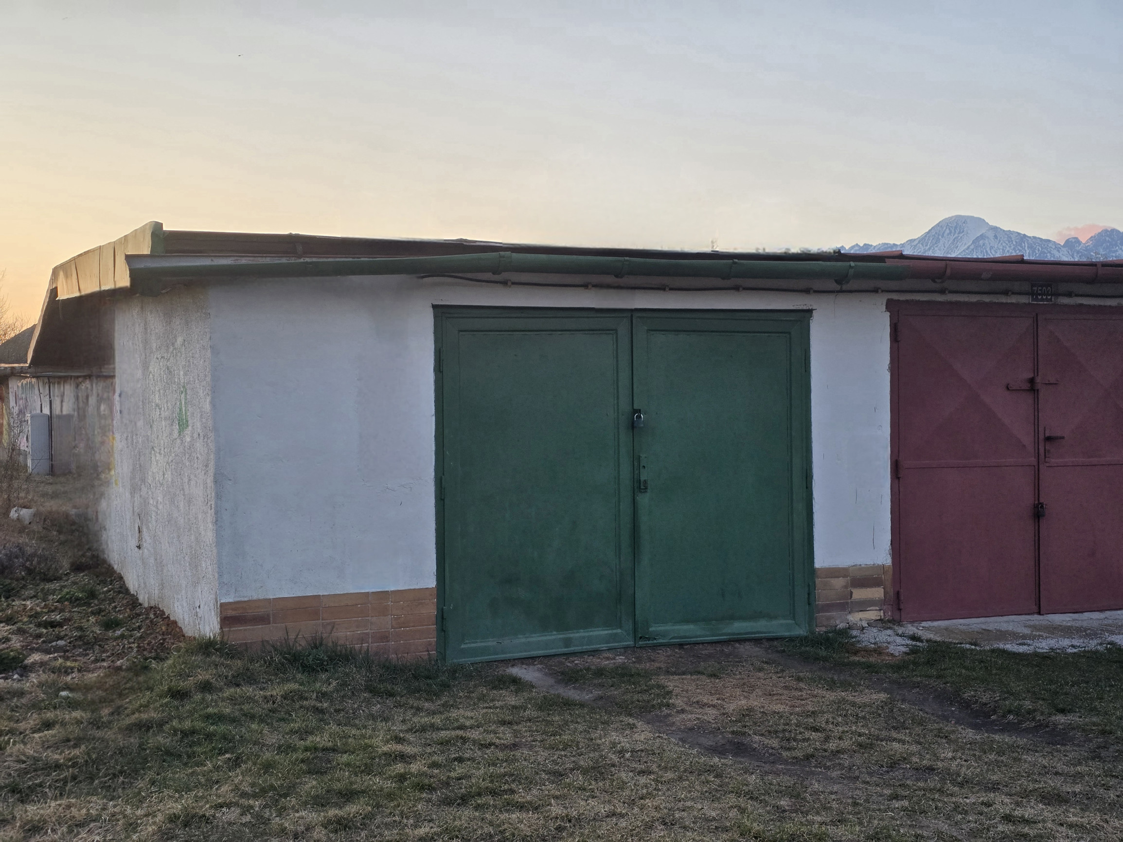 Exkluzívne na predaj garáž v Poprade, časť sídlisko Západ na  (za novou bytovkou Ursus)