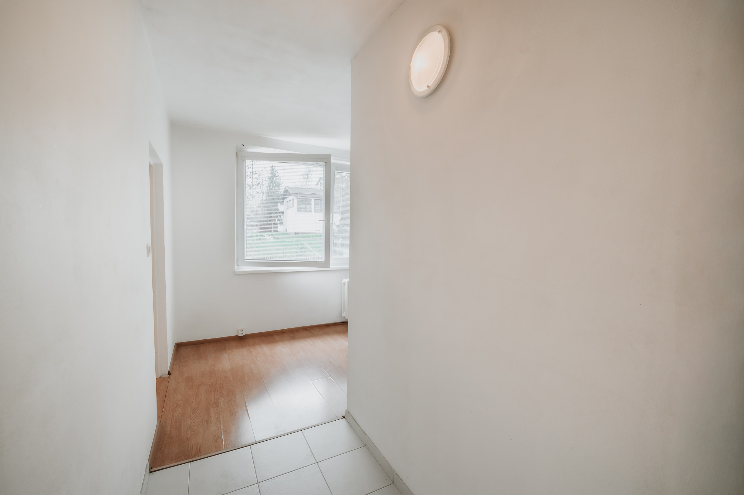 Exkluzívne ponúkame na PRENÁJOM 1 izbový byt na ulici Komenského 16, v Bardejove.